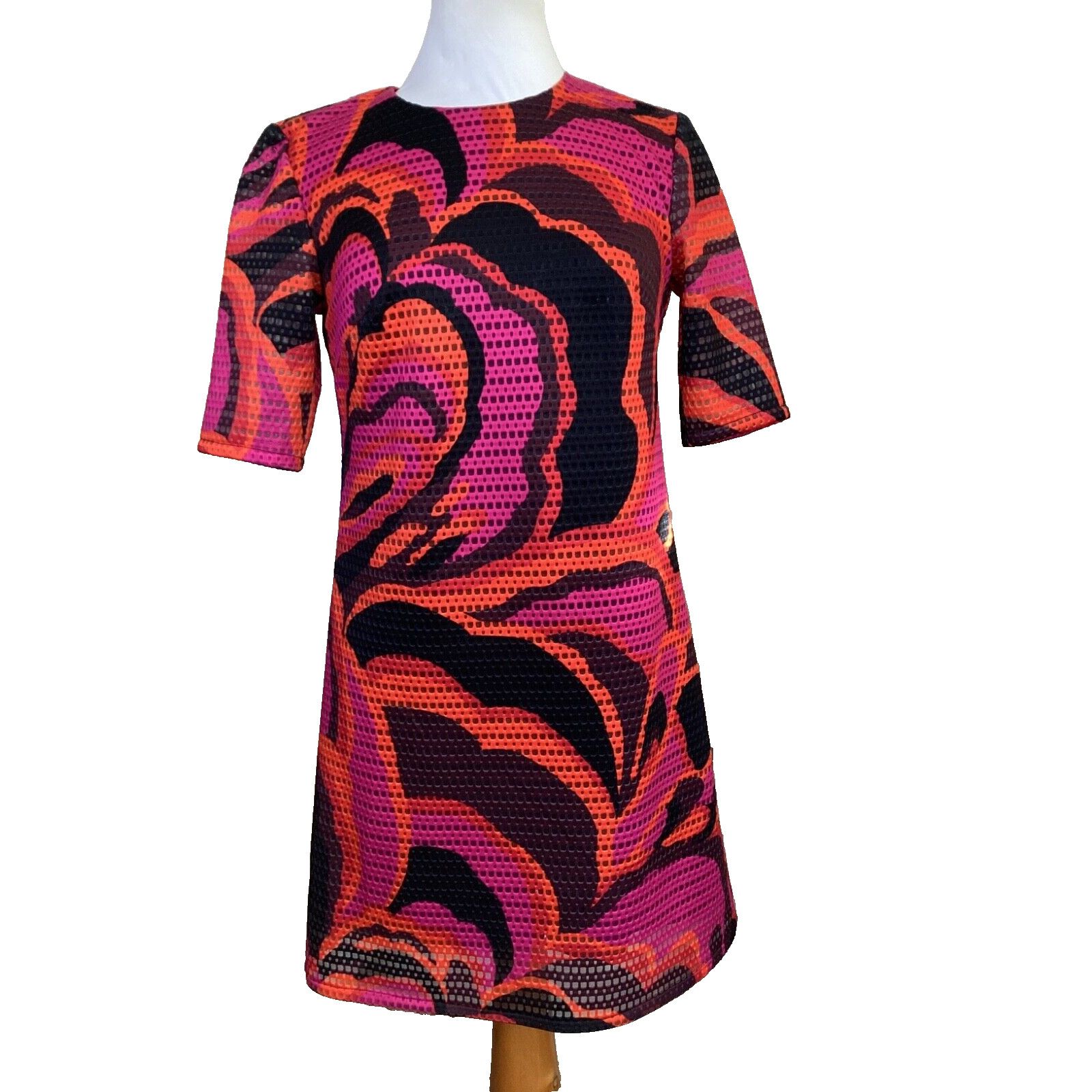 Trina Turk TRINA TURK MOD PRINT LASER CUT SHEATH MINI GO-GO DRESS SZ S Size S / US 4 / IT 40 - 2 Thumbnail