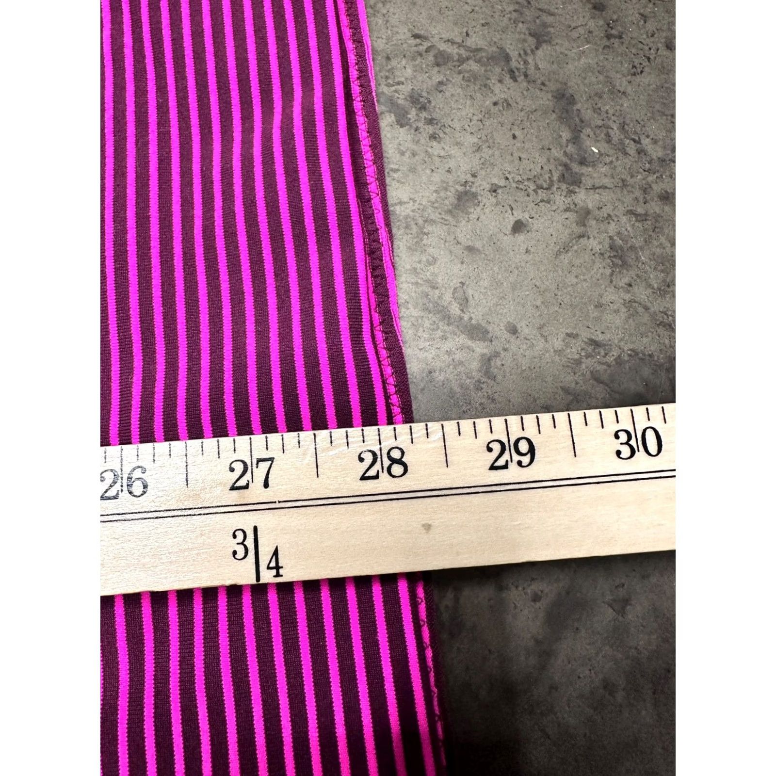 Lululemon Lululemon Vinyasa Infinity Scarf Snap Neck Warmer Stripe Multiway Size ONE SIZE - 2 Thumbnail
