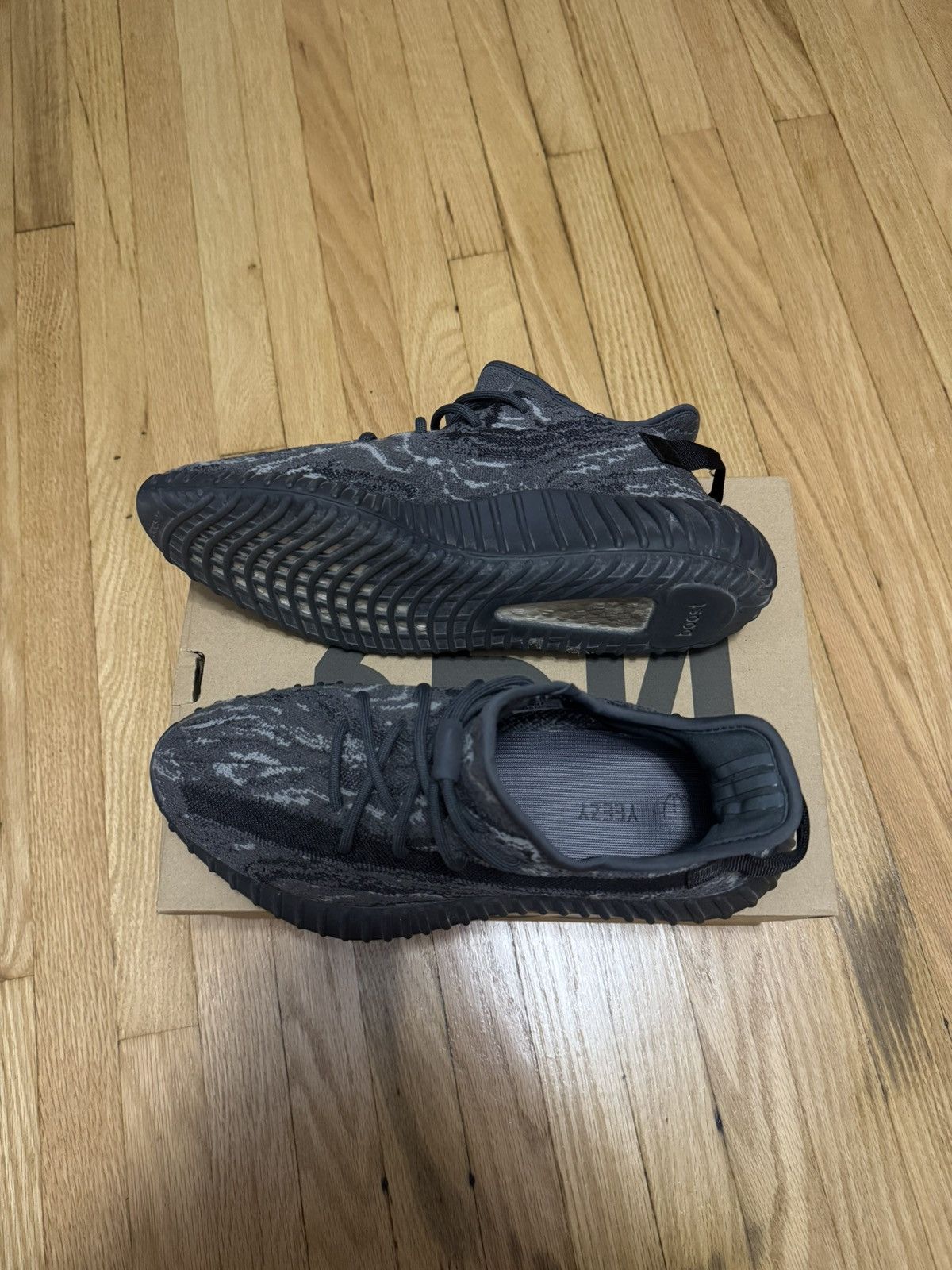Yeezy Yeezy 350 v2 mx dark salt Size US 10.5 / EU 43-44 - 4 Thumbnail