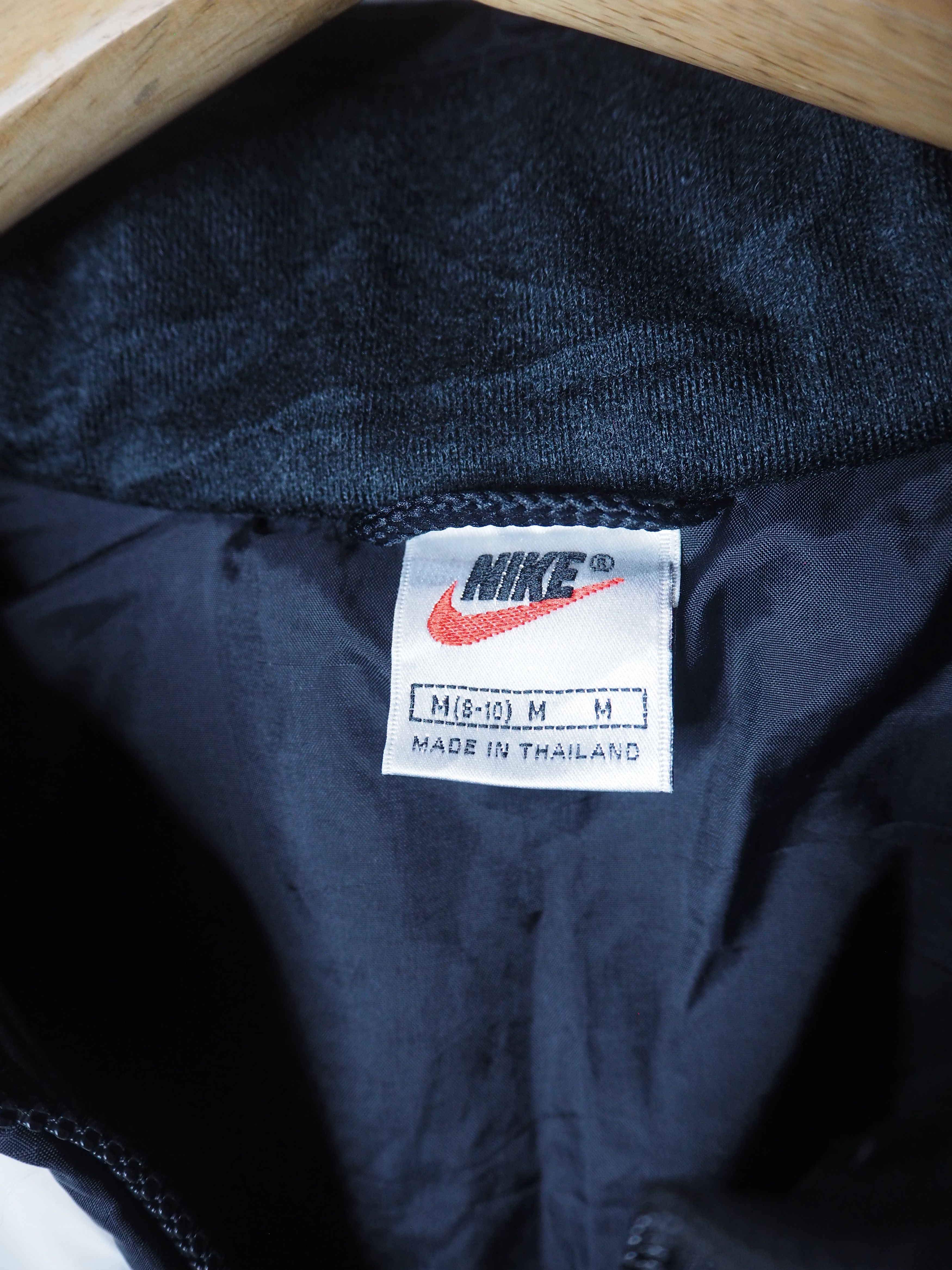 Nike Vintage Nike Bubble Jacket Women Size M Size US S / EU 44-46 / 1 - 4 Thumbnail