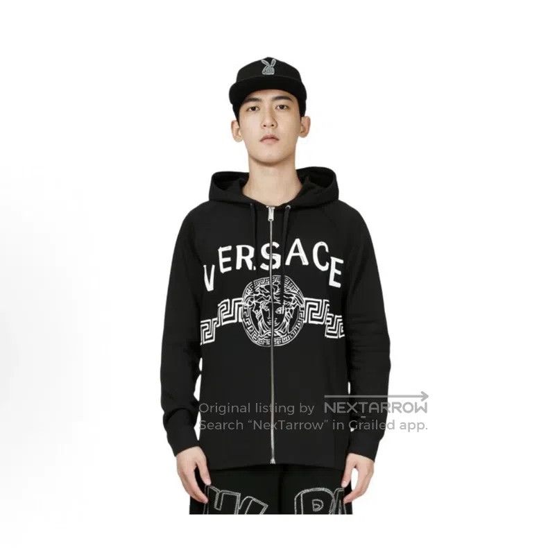 Versace Versace The main line is a classic Medusa LOGO pattern pri Size US L / EU 52-54 / 3 - 7 Thumbnail