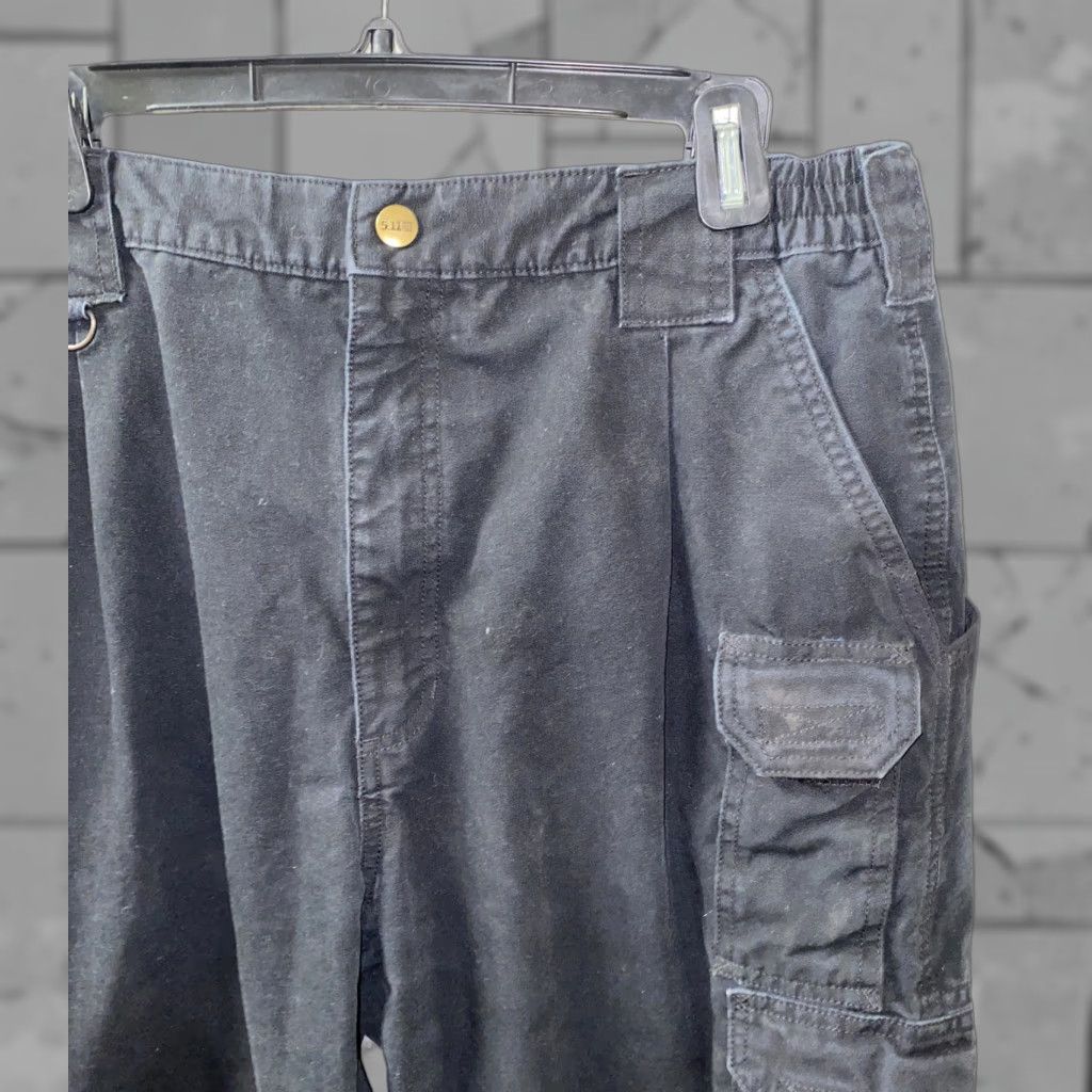 Vintage 5.11 Tactical Series Mens Black Cargo Multi Pocket Pants 34 In Waist 34 X 31 Inseam Cargo Pocket Mens Pants Regular Fit Casual Size US 34 / EU 50 - 1 Thumbnail
