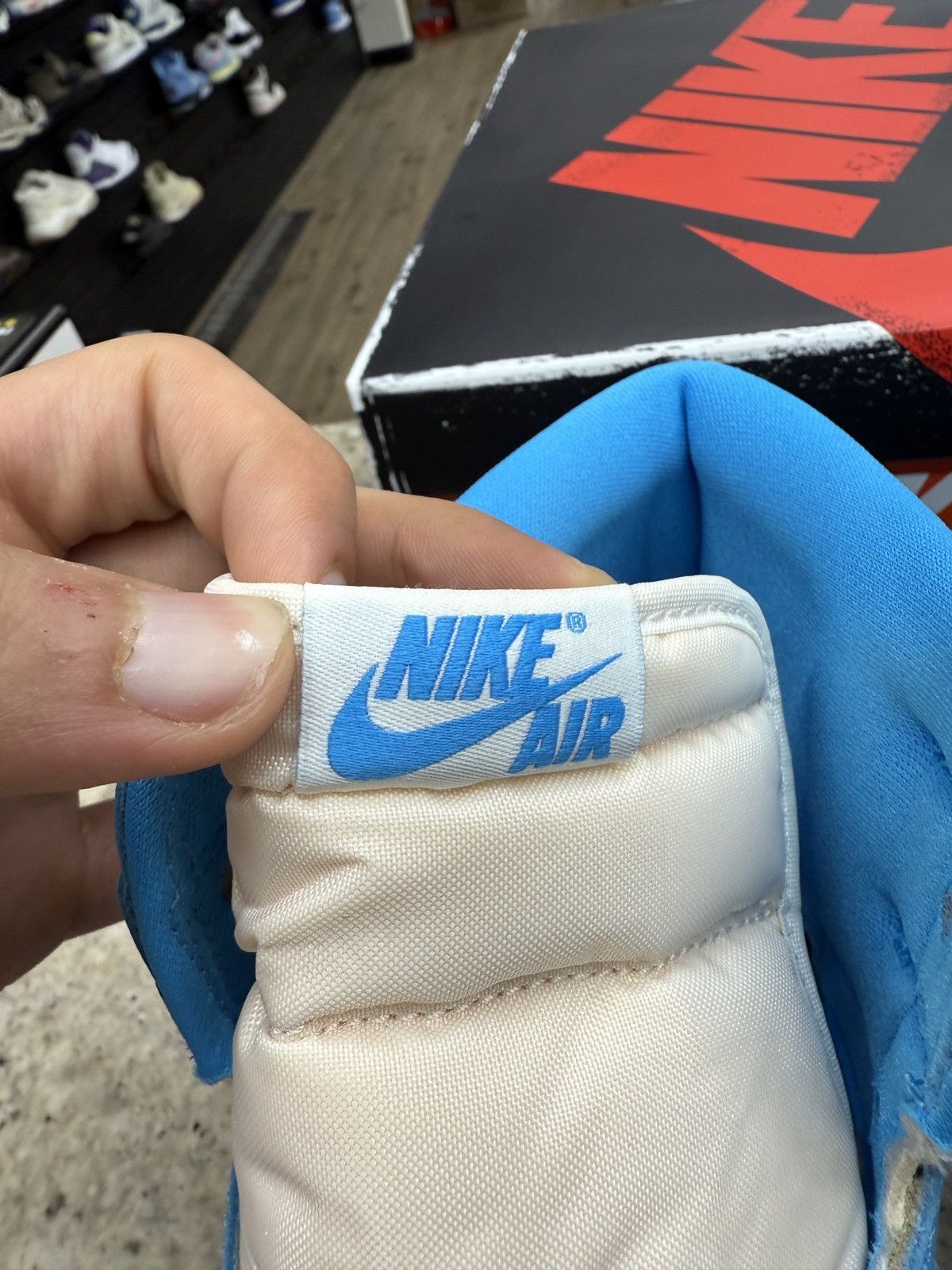 Jordan Brand Jordan 1 Retro High OG Unc Reminaged Size US 10.5 / EU 43-44 - 4 Thumbnail
