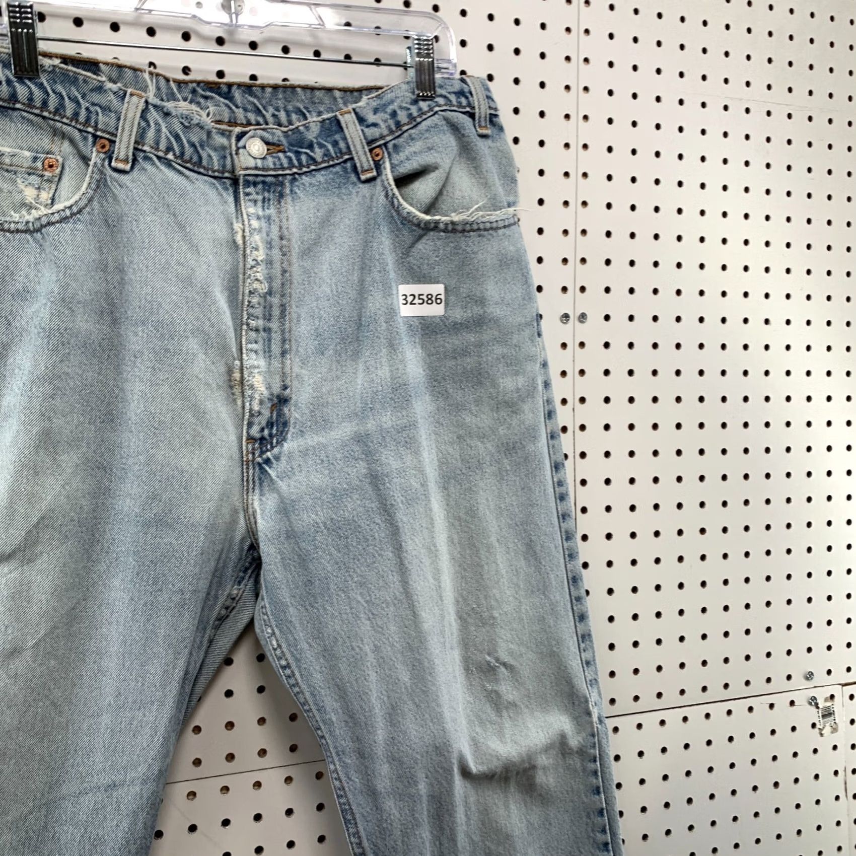 Levi's VINTAGE Levi's 505 Jeans Mens 35x31 Blue Denim Light Wash Distressed Size US 35 - 3 Thumbnail