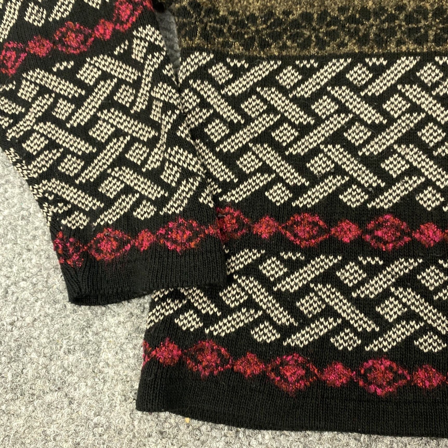 Vintage VINTAGE Cristina Cardigan Shirt Womens Medium Black Geometric Knit 100% Acrylic USA Womens Medium Cardigan Size M / US 6-8 / IT 42-44 - 3 Thumbnail