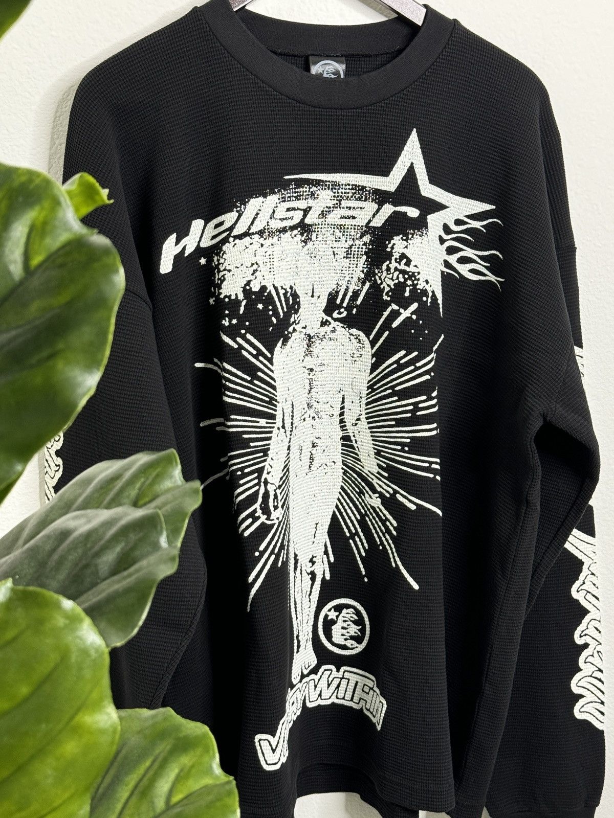 Hellstar Victory Thermal Black Long Sleeve | WHAT'S ON THE STAR?