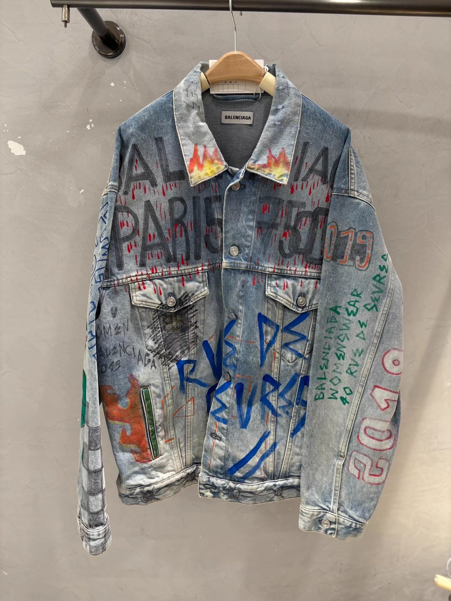 Balenciaga Balenciaga All Over Graffiti Oversize Denim Jacket NOS 40 Size US XXS / EU 40 - 1 Thumbnail