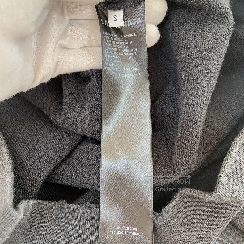 Balenciaga Balenciaga Dark Logo Hoodie Size US S / EU 44-46 / 1 - 8 Thumbnail