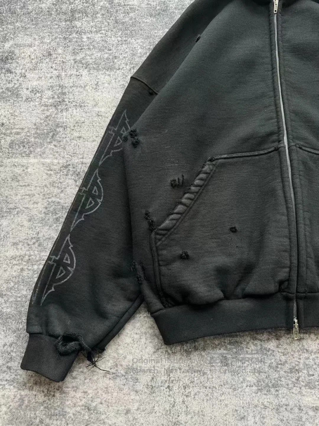Balenciaga balenciaga paris tower zip. Size US M / EU 48-50 / 2 - 3 Thumbnail