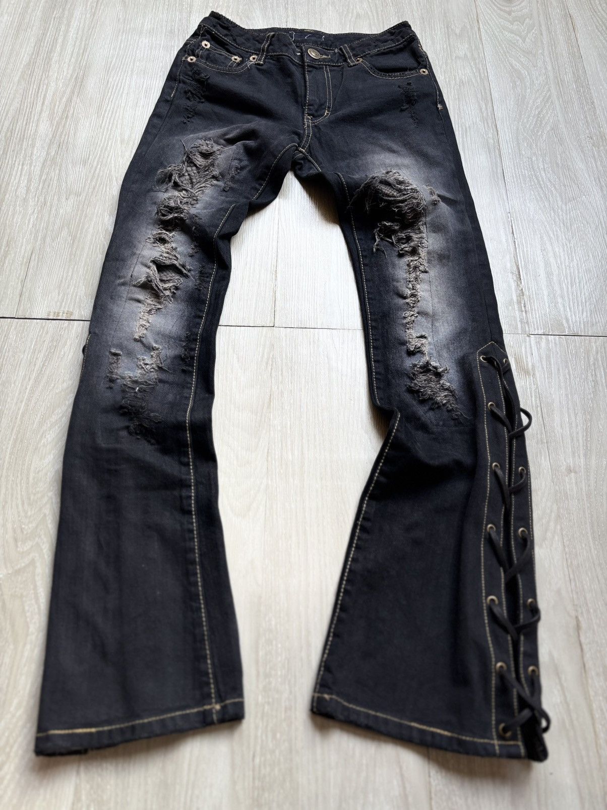 Japanese Brand Distressed flare jeans Size US 26 / EU 42 - 1 Thumbnail