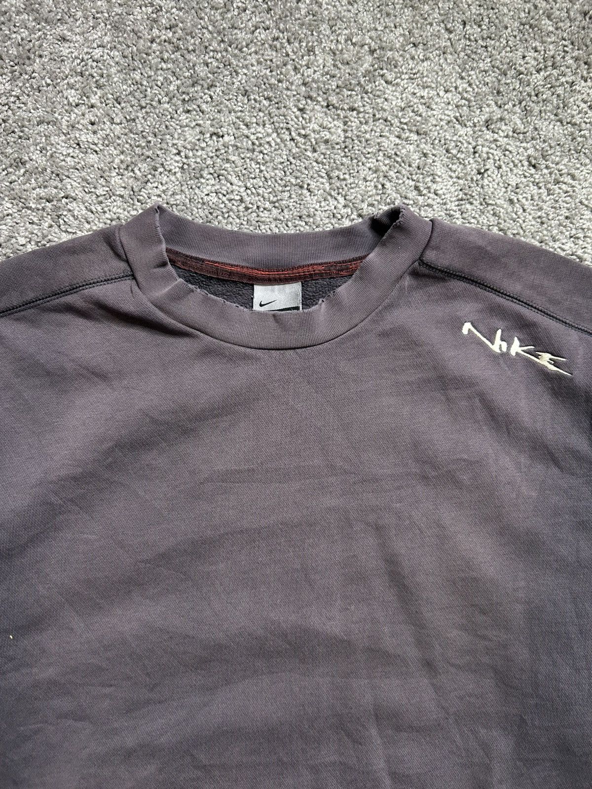 Nike Vintage Y2K Nike Embroidered Sunfade Spellout Crewneck Sweat Size US XL / EU 56 / 4 - 2 Thumbnail