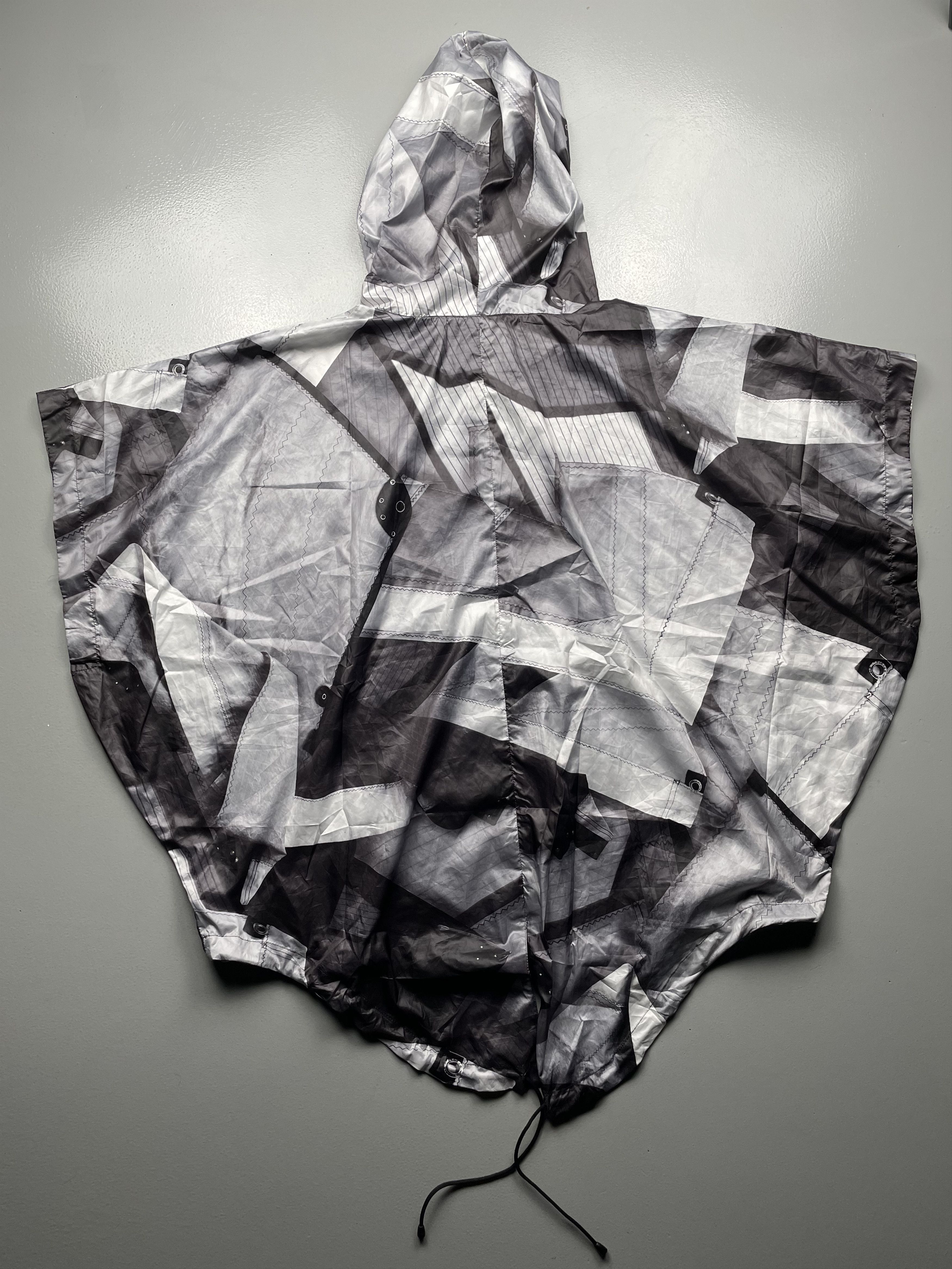 Hussein Chalayan × Puma sample Puma by Hussein Chalayan men's poncho windbreaker Size US M / EU 48-50 / 2 - 2 Thumbnail