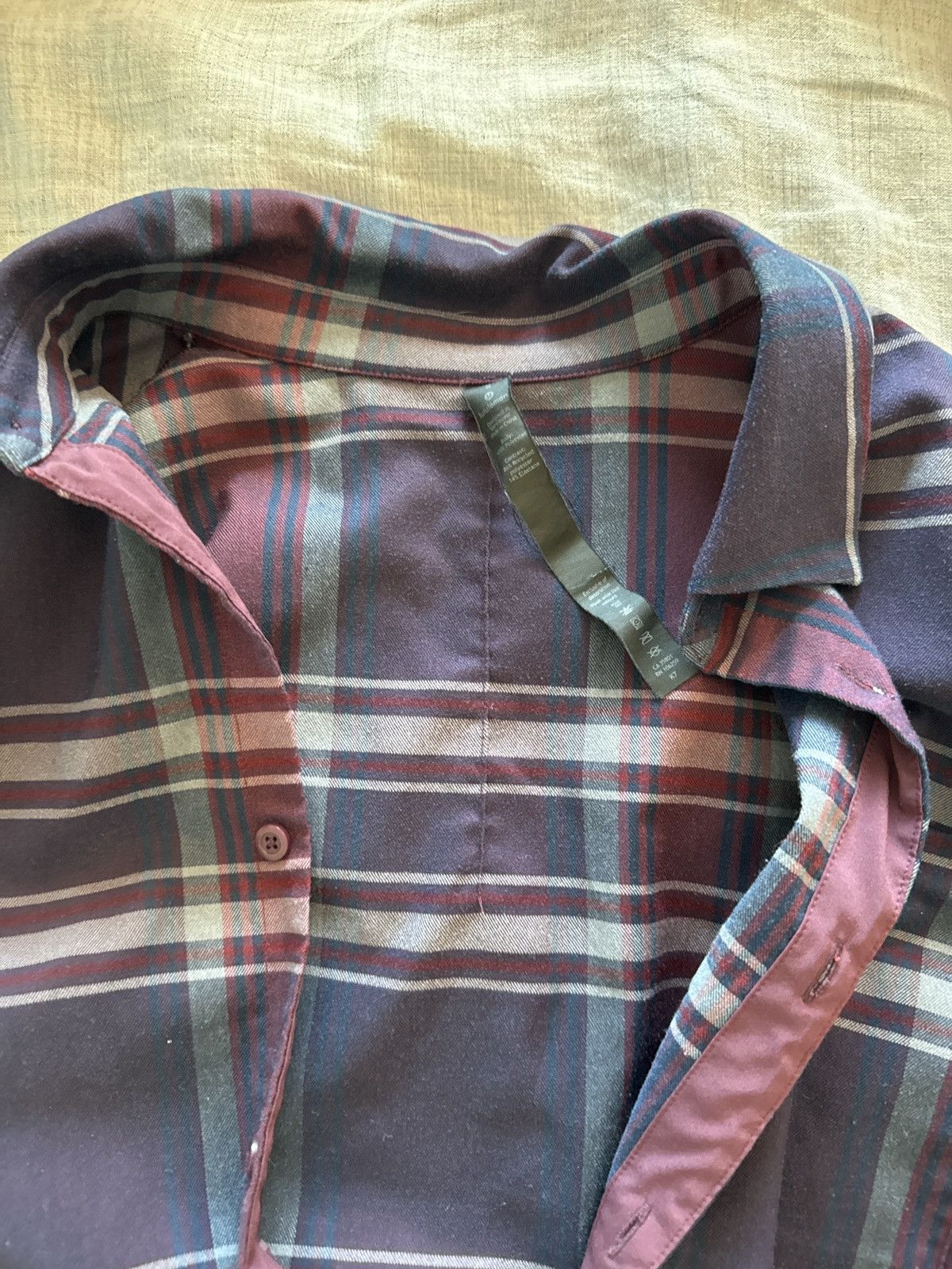 Lululemon Lululemon plaid button-down Size US S / EU 44-46 / 1 - 1 Thumbnail