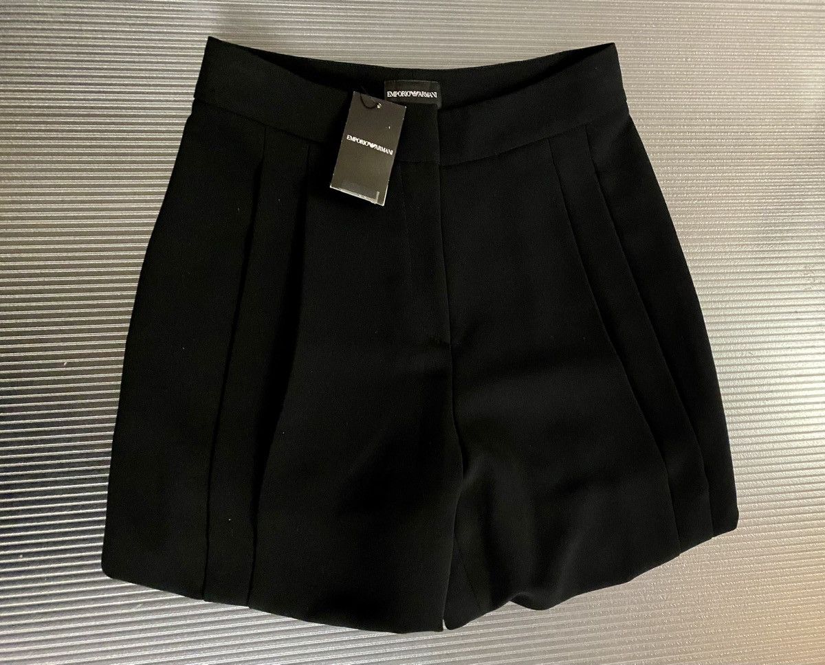 Emporio Armani Emporio Armani black dual full pleated leg shorts 40 New Size 27" / US 4 / IT 40 - 1 Thumbnail