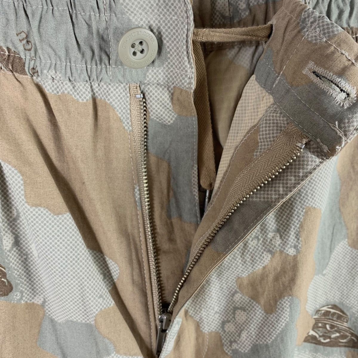 GU × Japanese Brand × Undercover GU X UNDERCOVER Camo full print cargo pants Size US 34 / EU 50 - 14 Thumbnail