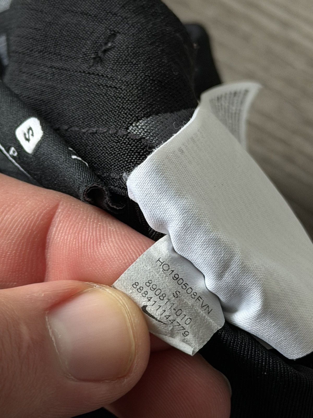 Nike Nike Running Division Reflective Swoosh Dri-Fit ADV 4 Shorts Size US 32 / EU 48 - 16 Thumbnail