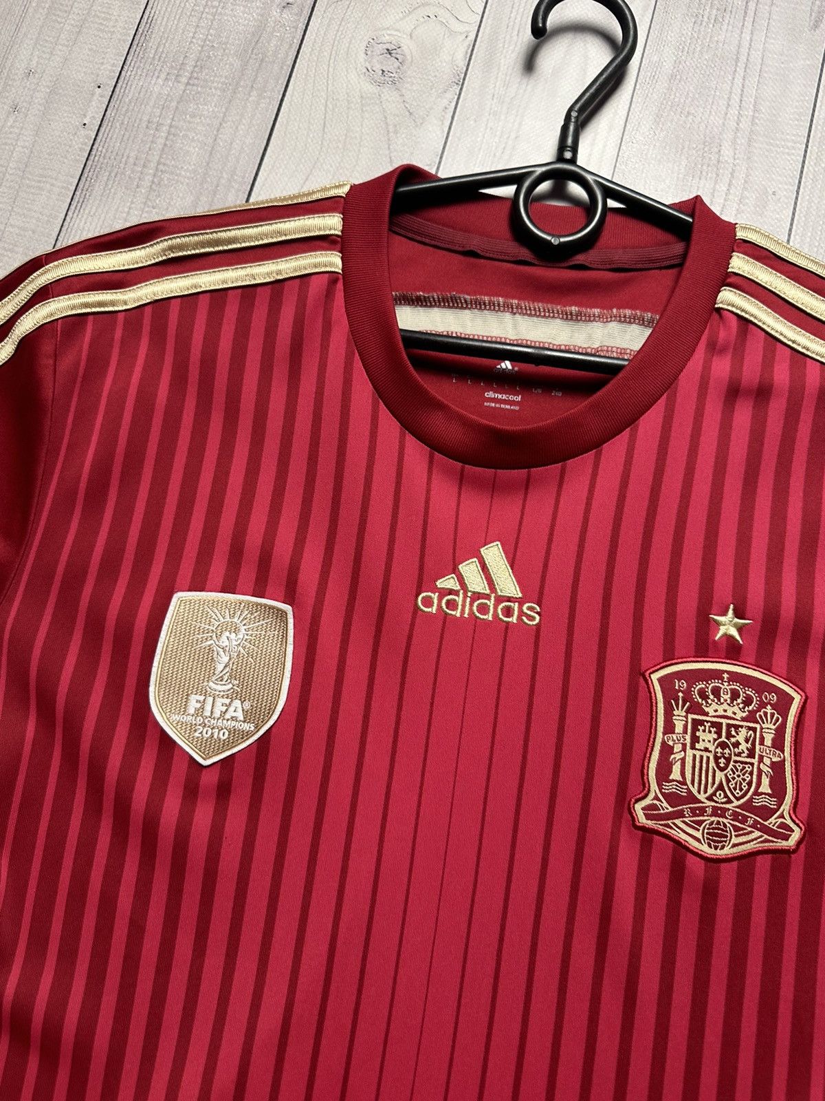 Adidas × Vintage Vintage adidas Spain soccer jersey size L red Size US L / EU 52-54 / 3 - 5 Thumbnail