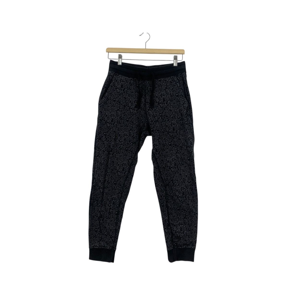 Uniqlo KEITH HARING x UNIQLO Moma Doodle Print Jogger Pant Size 28" / US 6 / IT 42 - 1 Thumbnail