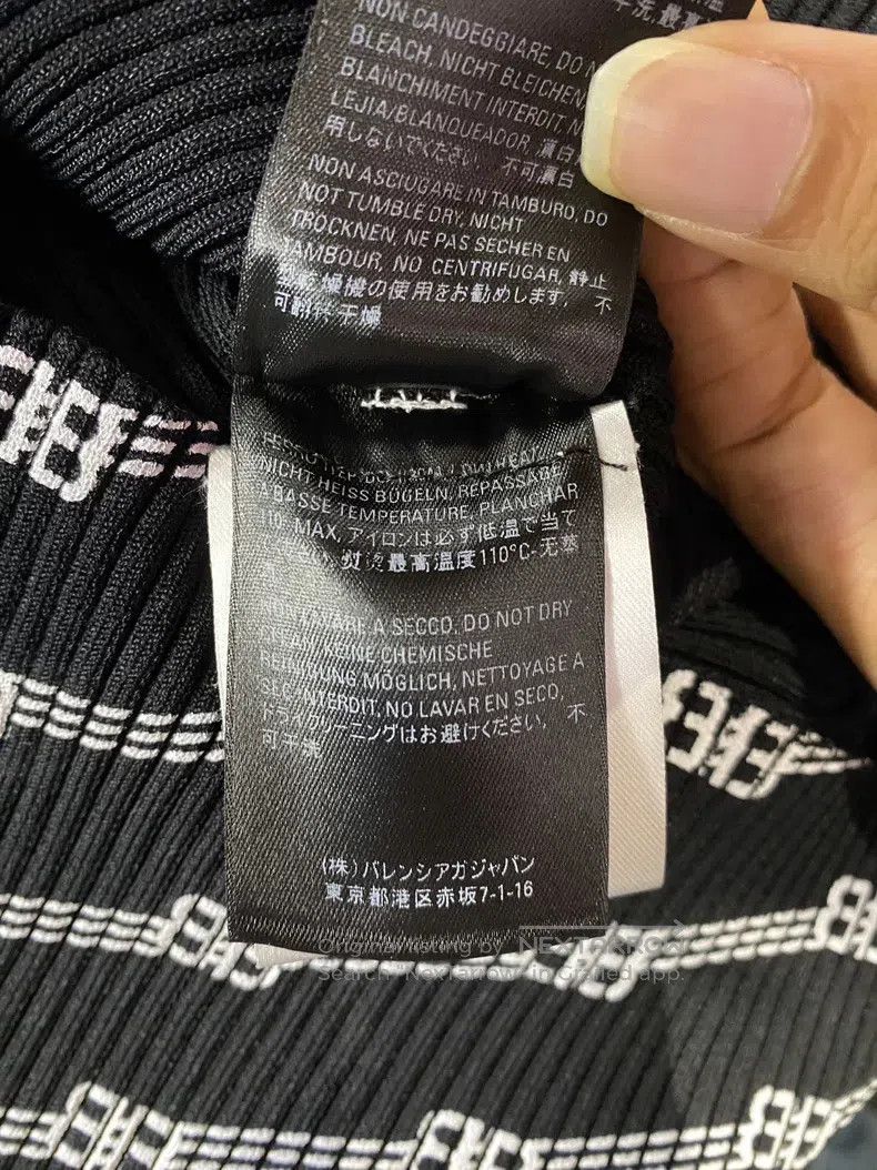 Balenciaga Balenciaga Black Letter Printed Sweater Size US M / EU 48-50 / 2 - 4 Thumbnail