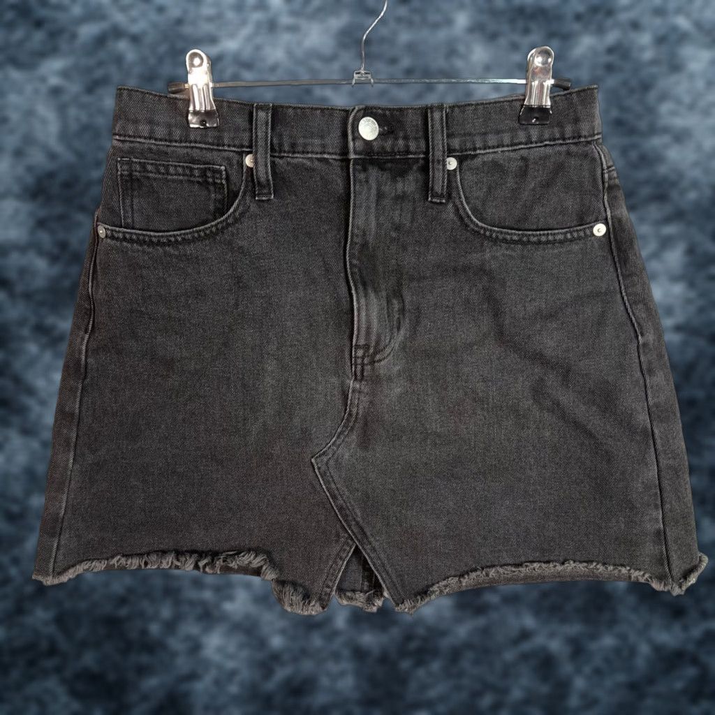 Madewell VINTAGE Madewell Skirt Womens Size 27 Black Denim High-Waisted Frayed Hem Mini Womens Size 27" / US 4 / IT 40 - 1 Thumbnail