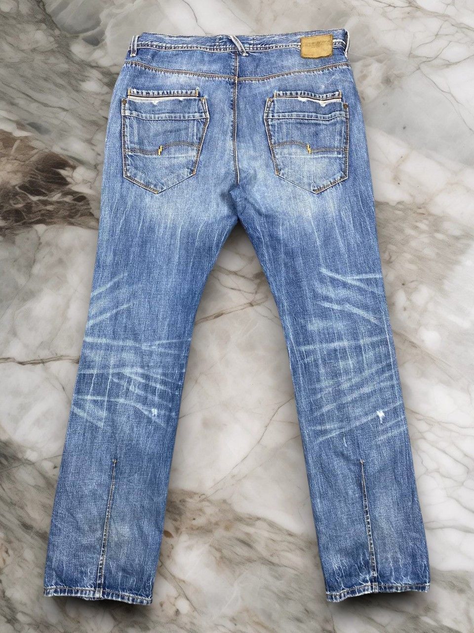 Bershka bershka distressed denim selvedgeon pocket nice design Size US 38 / EU 54 - 2 Thumbnail