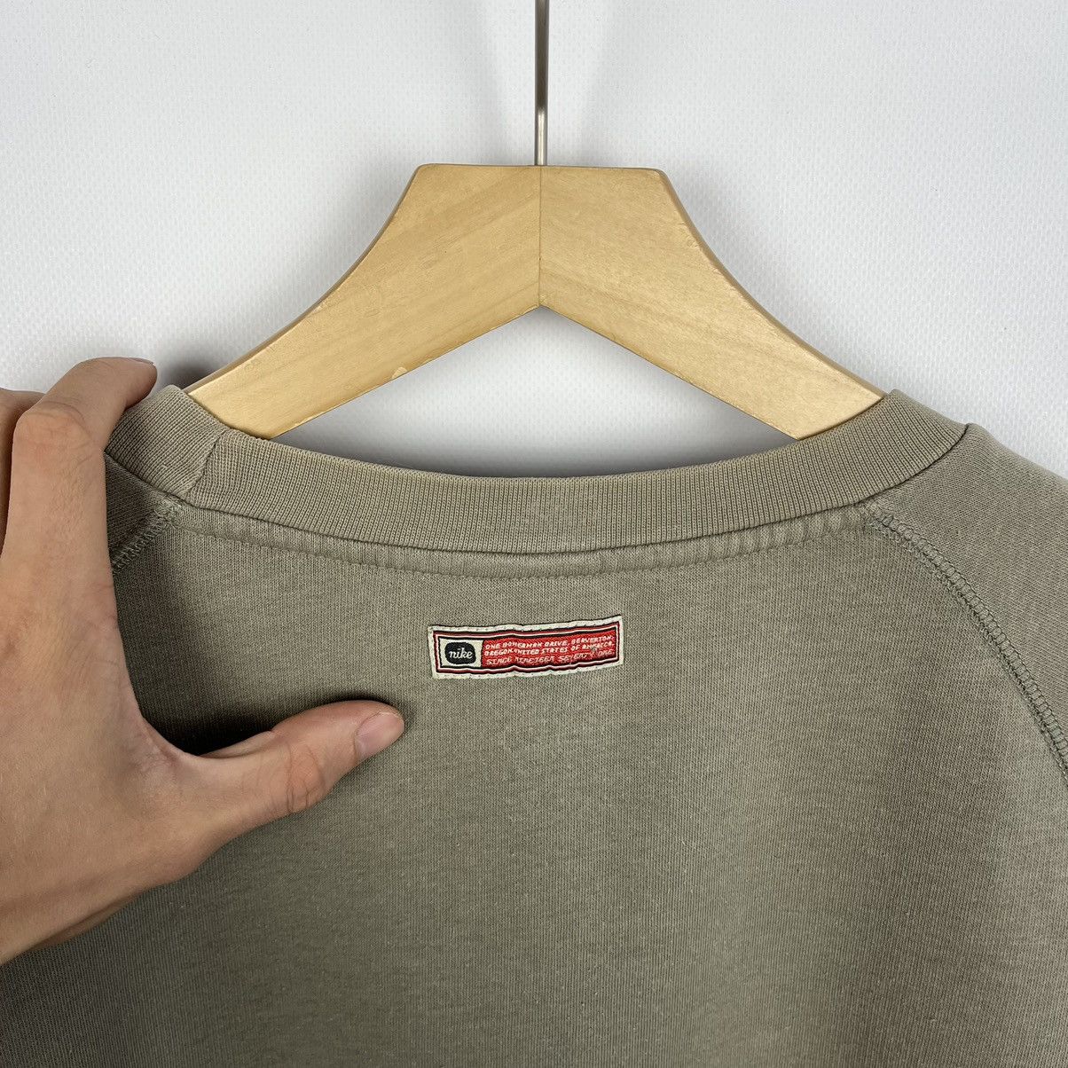Nike Vintage Nike embroidered big logo sweatshirt 90’s Size US L / EU 52-54 / 3 - 16 Thumbnail