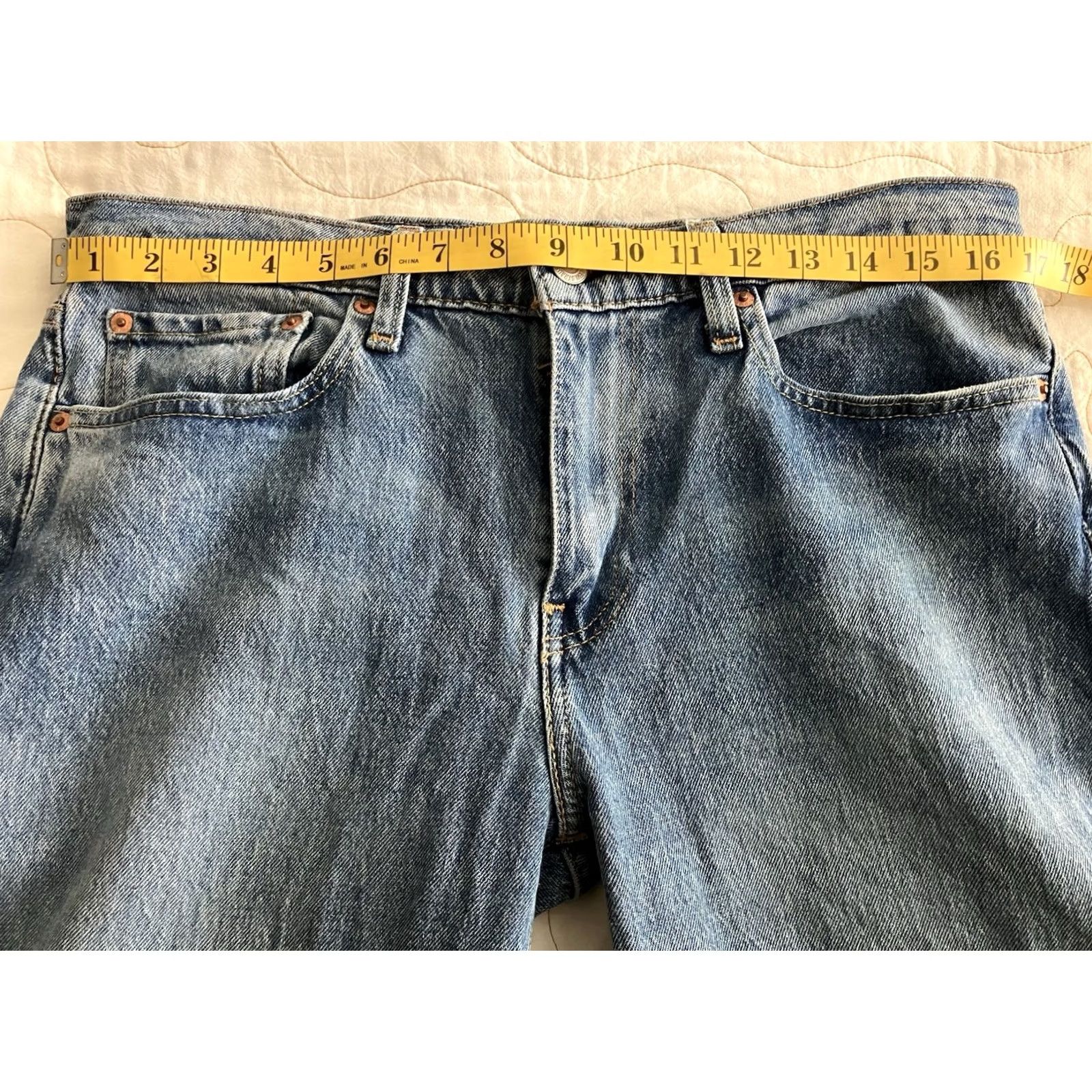 Levi's VINTAGE Levi's 514 Big E Leather Tab Premium Denim Jeans 32x34 Tapered Relaxed Fit 5-Pocket Blue Mens Jeans 90s Biker Grunge Rock USA 34x33 Size US 34 / EU 50 - 5 Thumbnail
