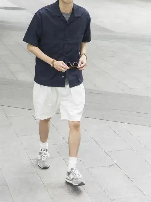Jean 20SS Indigo Union Japan White Oversized Aloha Shorts Size US 34 / EU 50 - 1 Thumbnail