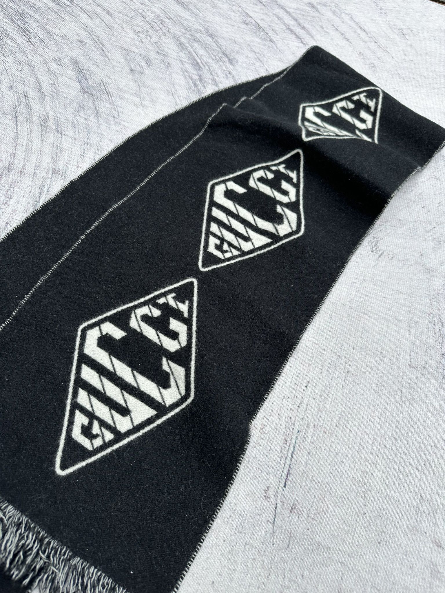 Gucci Gucci Scarf Black Logo Bicolor Fringe Wool and Cashmere Size ONE SIZE - 8 Thumbnail