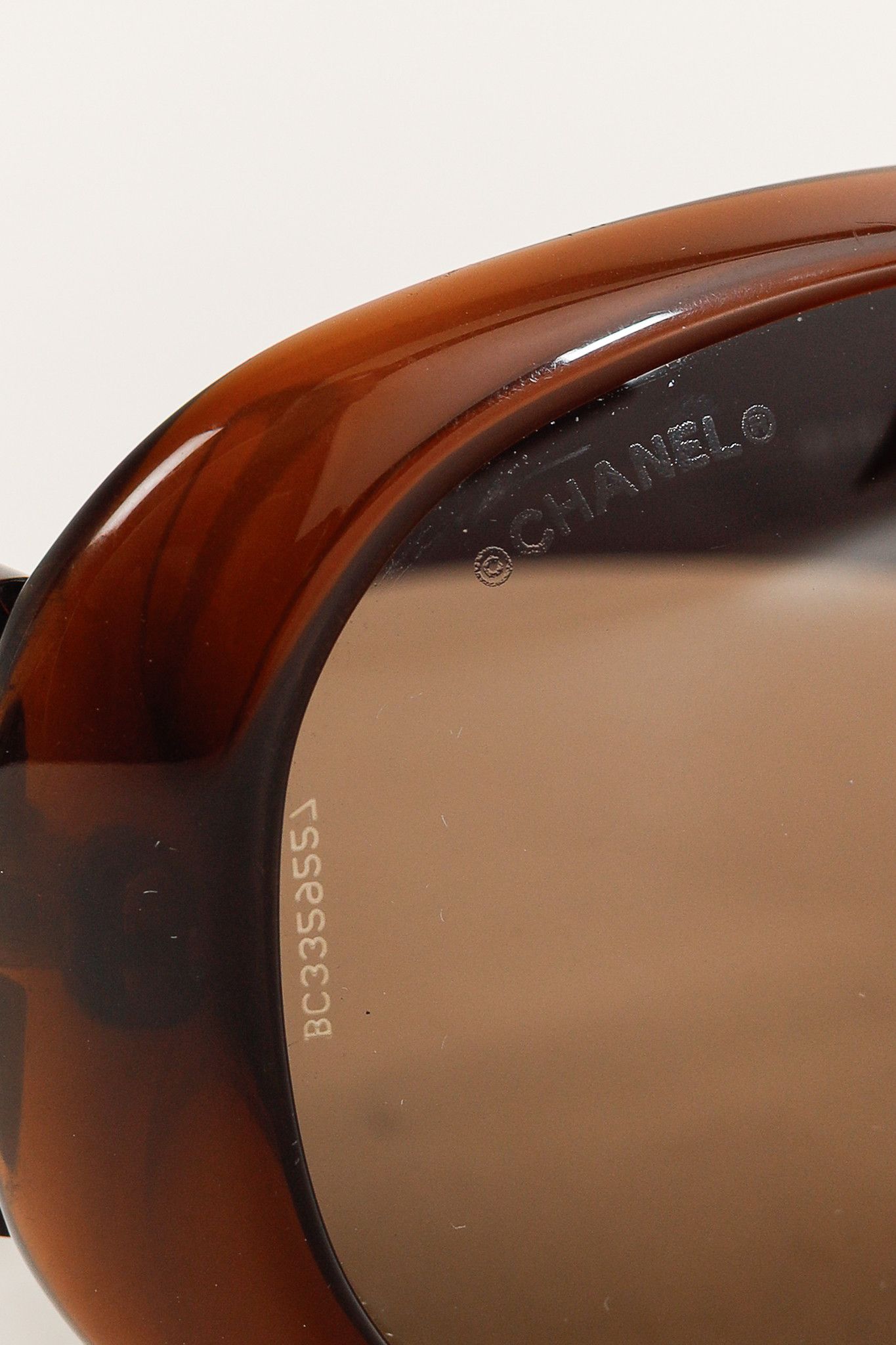 Chanel Chanel 5113 Brown Camellia-Detail Oversized Sunglasses Size ONE SIZE - 7 Thumbnail