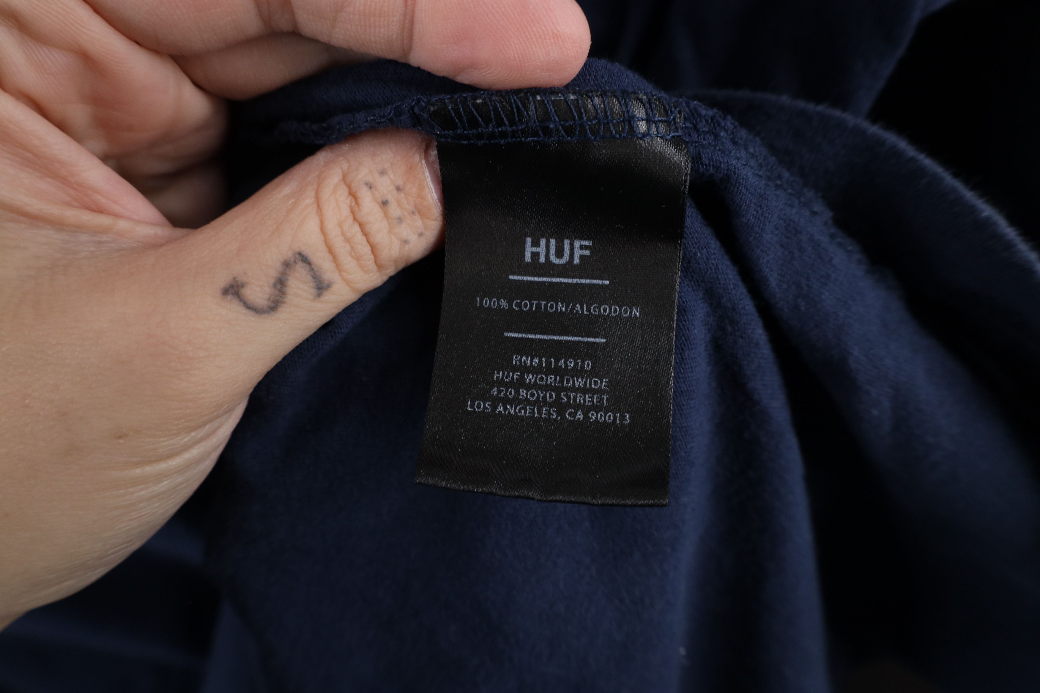 Vintage Vintage Y2K Huf x South Park Cartman Long Sleeve T-Shirt Size US L / EU 52-54 / 3 - 8 Thumbnail