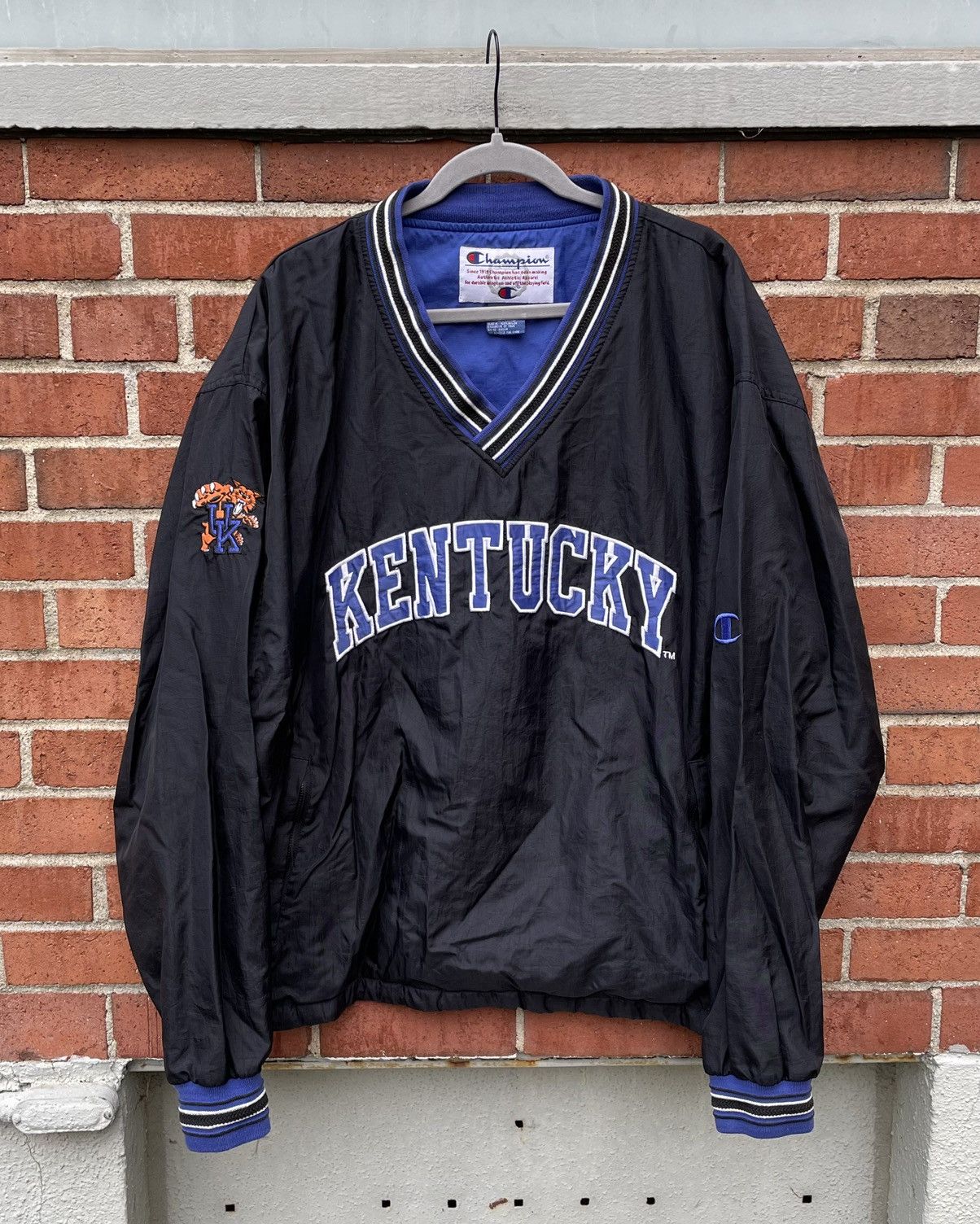 Champion VTG 90s Champion University Of Kentucky Wildcats windbreaker Size US XL / EU 56 / 4 - 1 Thumbnail