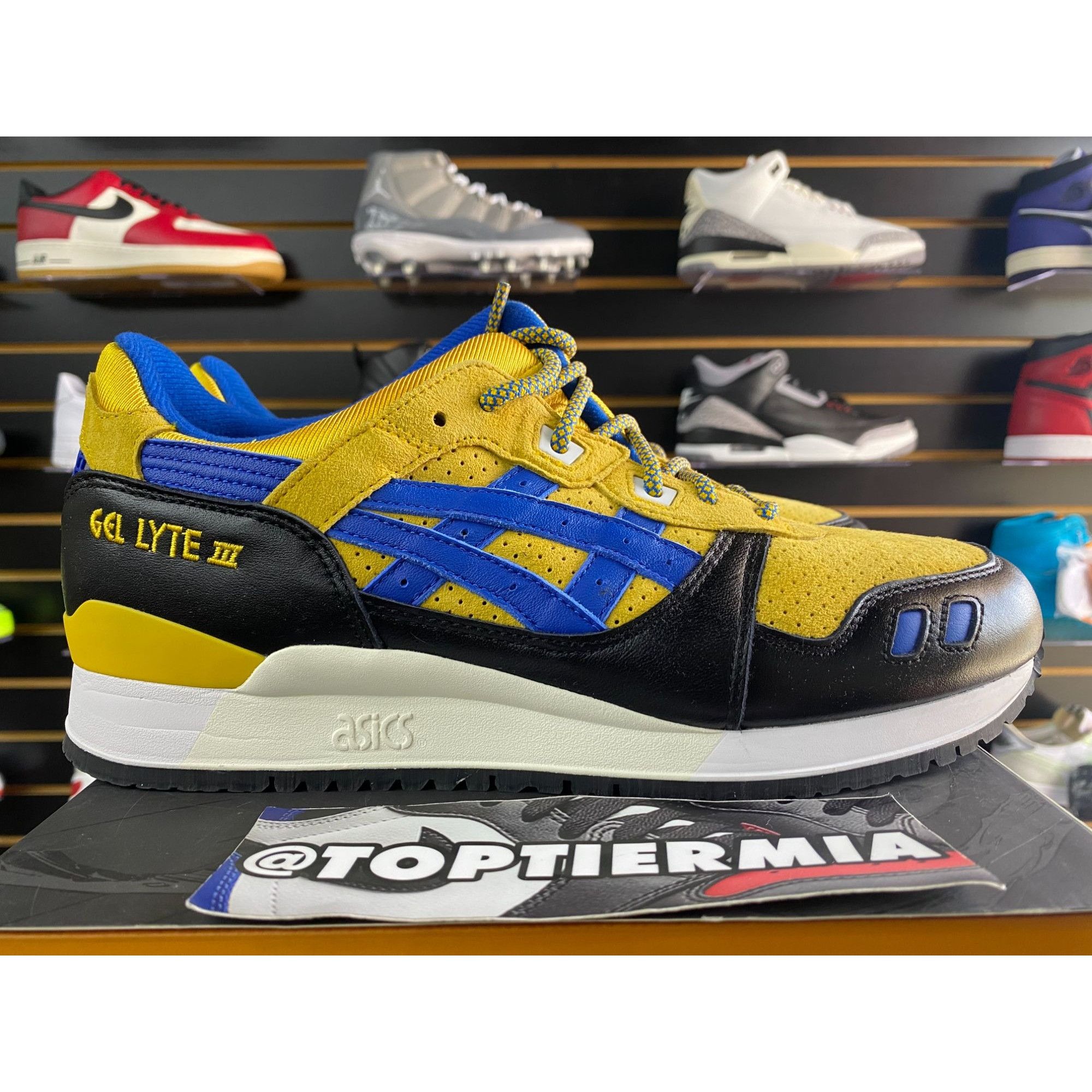 Asics × Kith × Marvel Comics ASICS GEL LYTE 3 X KITH X MARVEL REMASTERD WOLVERINE 1975 SZ Size US 9 / EU 42 - 5 Thumbnail