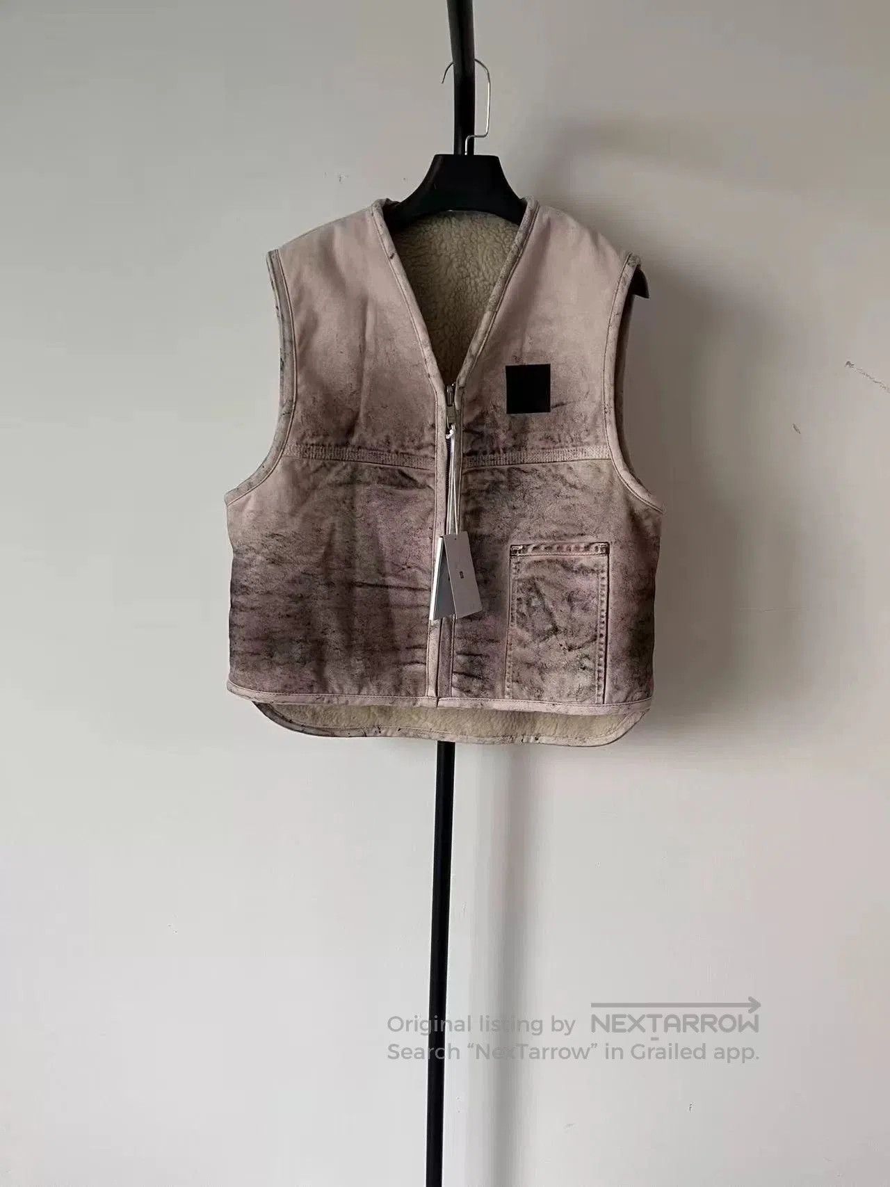 Givenchy Givenchy Men's V-Neck Zip Reversible Vest. Size US M / EU 48-50 / 2 - 1 Thumbnail