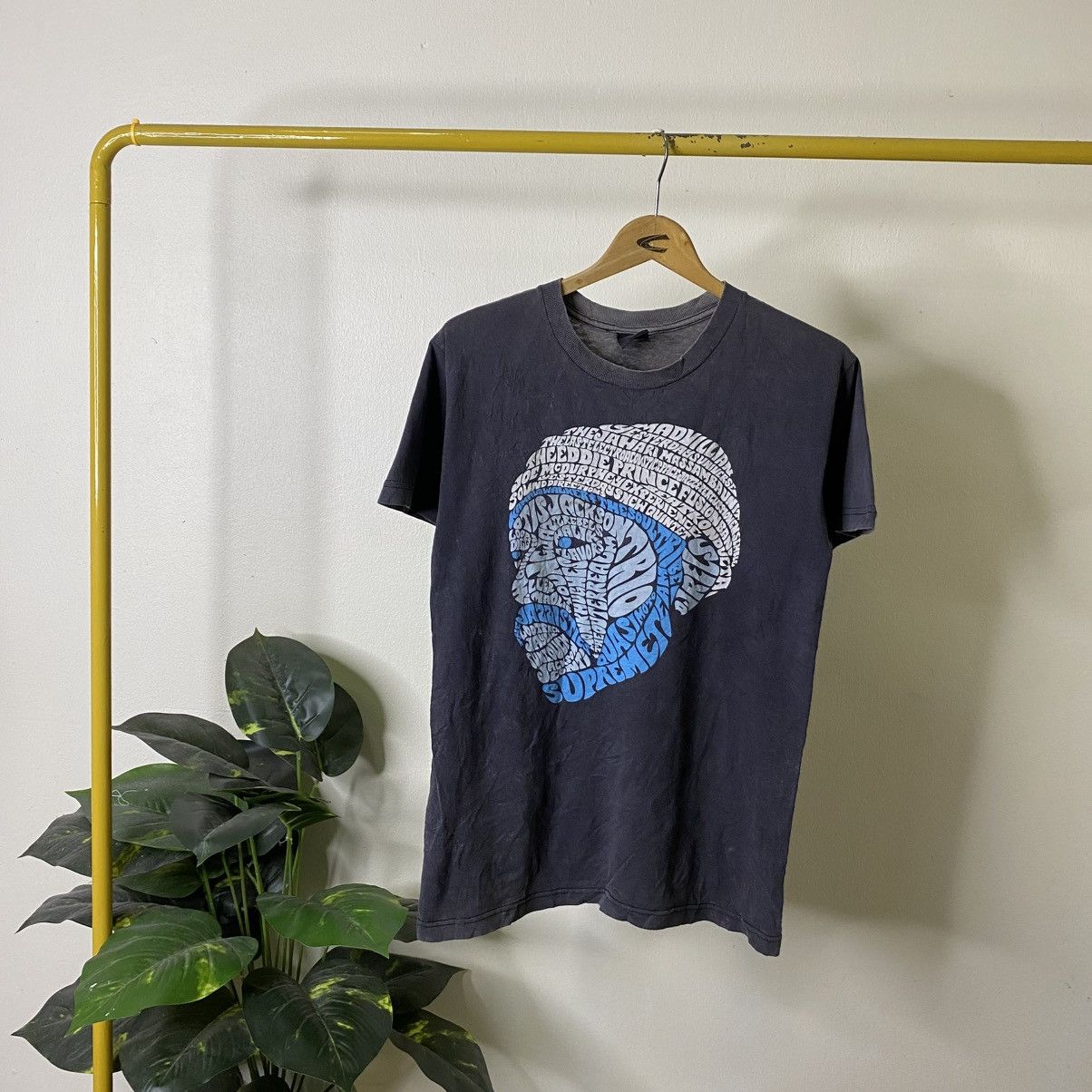 Vintage 1990s Stones Throw Records Sunfaded Tee Size US M / EU 48-50 / 2 - 1 Thumbnail
