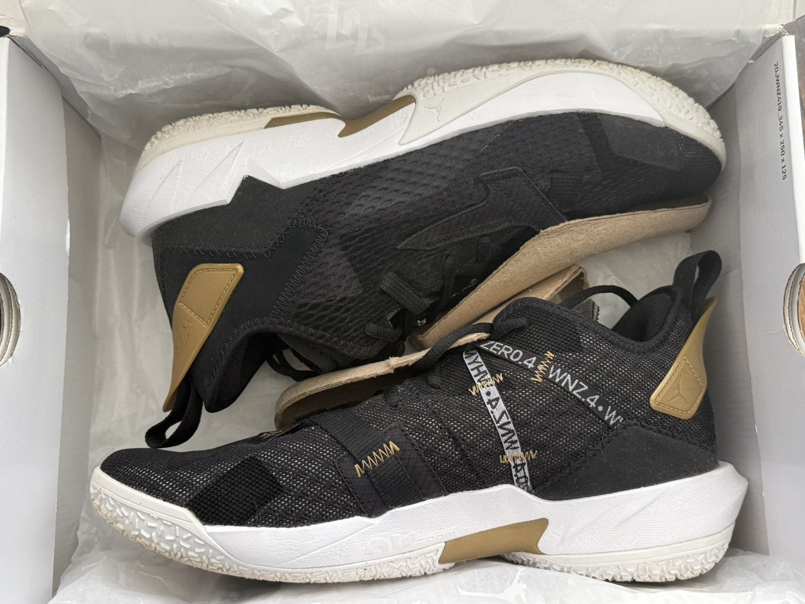 Jordan Brand Jordan Why Not Zer0.4 "Family" Size US 10.5 / EU 43-44 - 3 Thumbnail