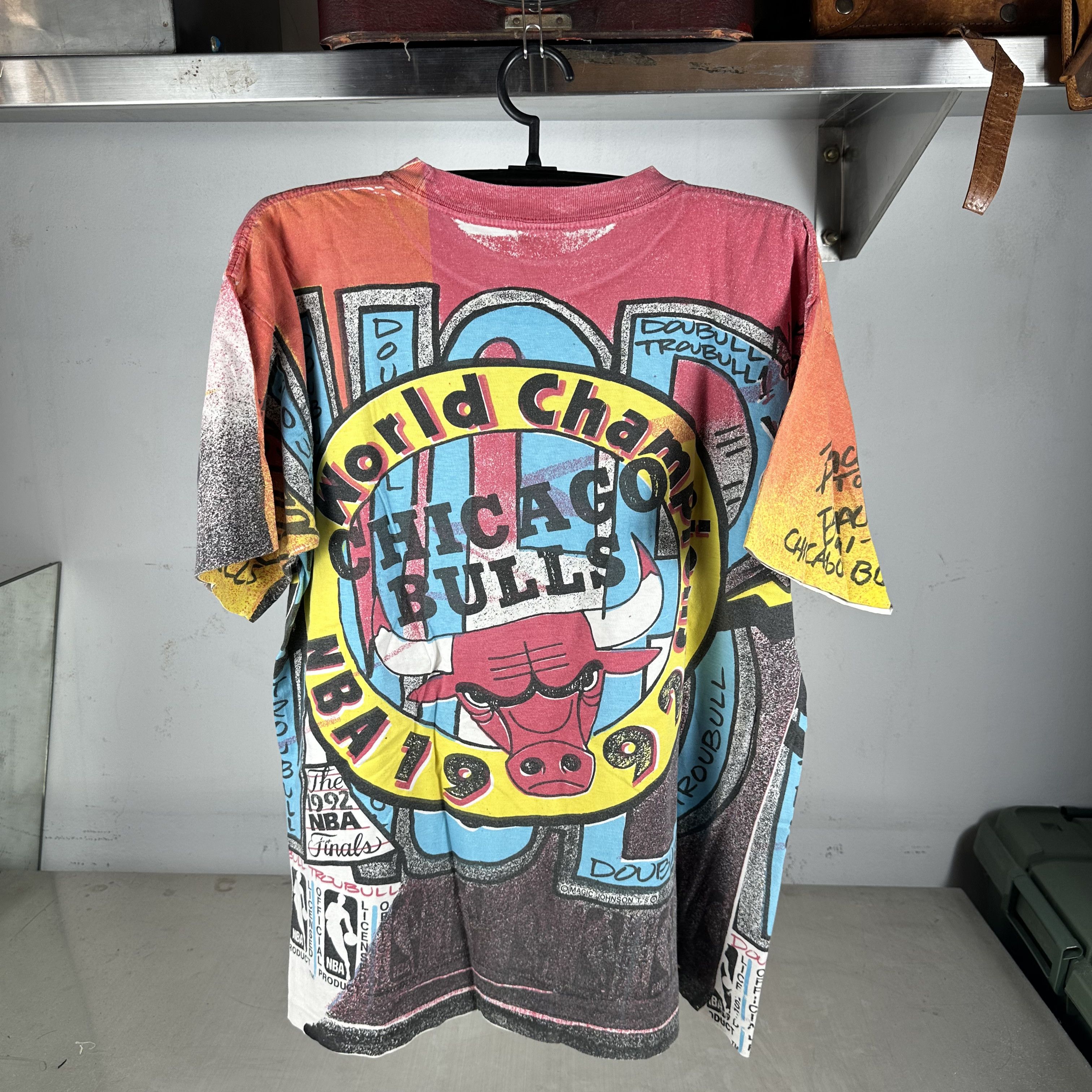 Vintage Vintage 1992 Chicago Bulls NBA World Champions AOP T-Shirt Size US XL / EU 56 / 4 - 5 Thumbnail