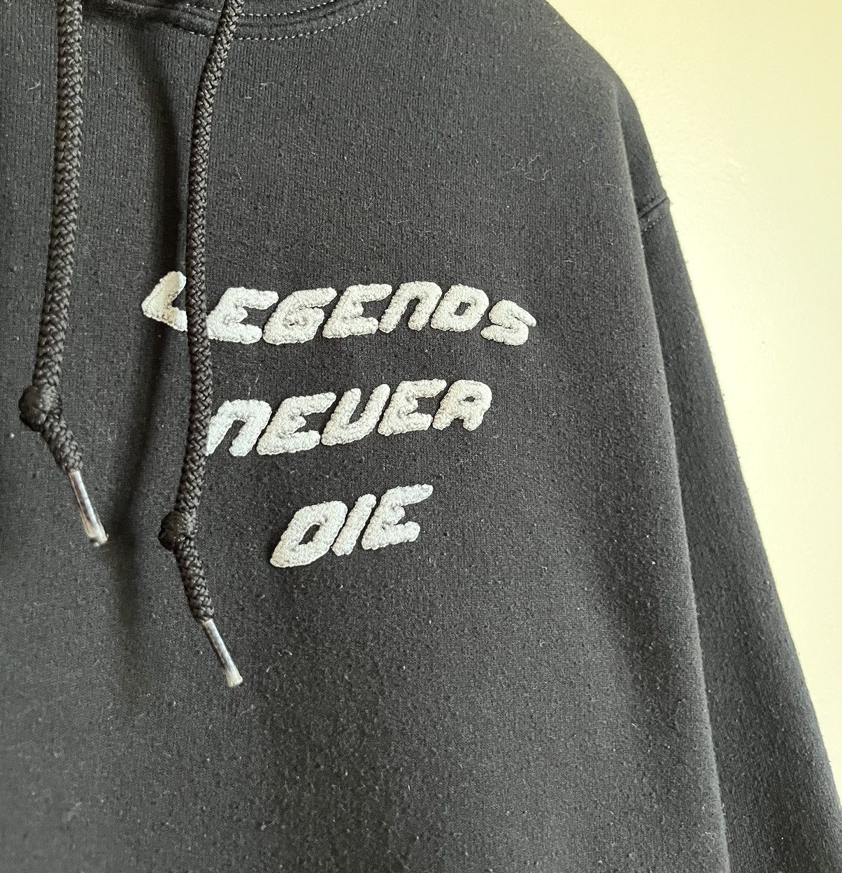 Rap Tees Juice WRLD “Legends Never Die” Boxy Hoodie Size US S / EU 44-46 / 1 - 4 Thumbnail