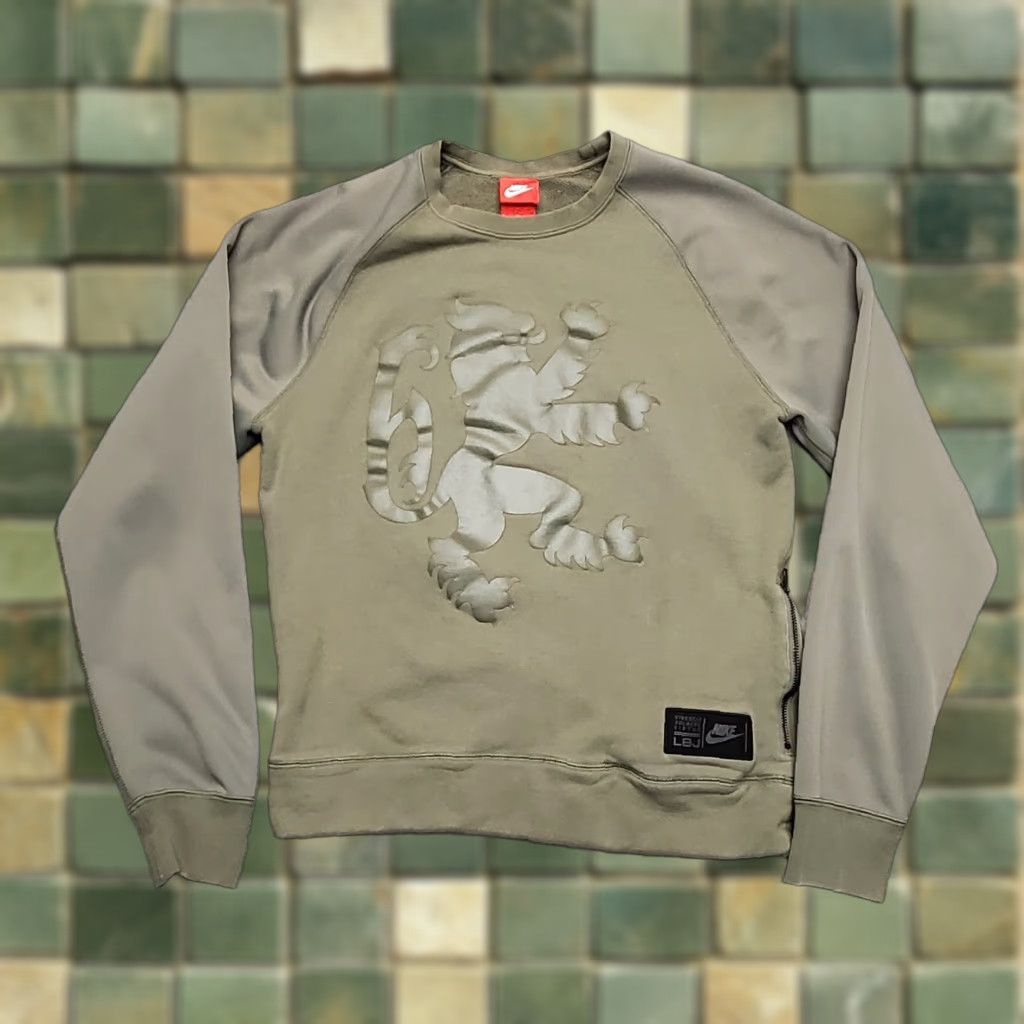 Nike Nike Crewneck Mens Small Olive Lebron James Pullover LBJ Lion Sweater Basketball Sweatshirt Long Sleeve Cotton Blend Sports 90s? Size S / US 4 / IT 40 - 1 Thumbnail
