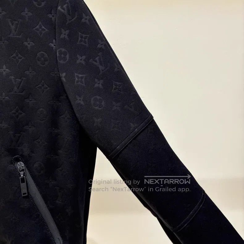 Louis Vuitton Louis Vuitton Full logo print jacket Size S / US 4 / IT 40 - 4 Thumbnail