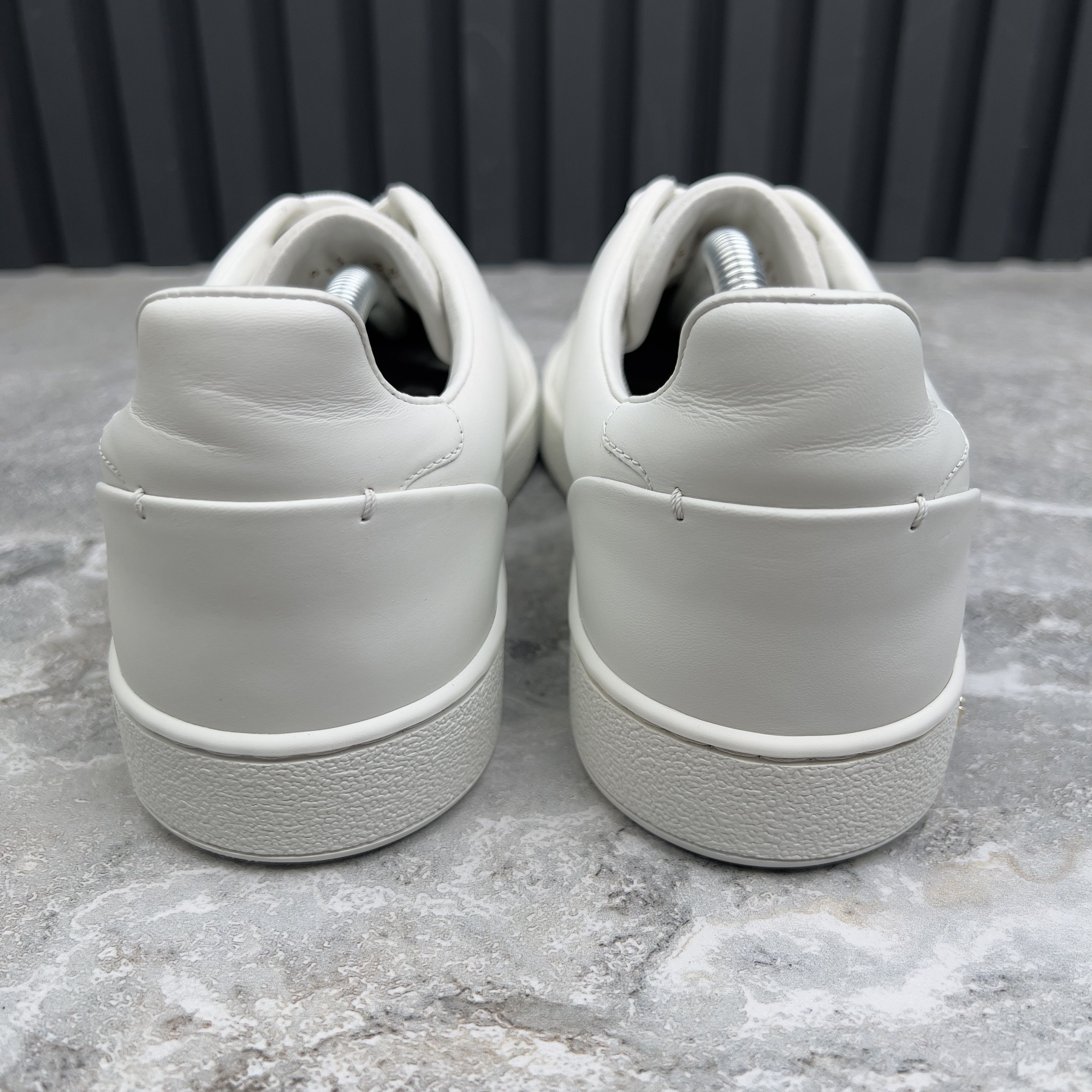 Louis Vuitton Louis Vuitton Frontrow Logo Low Top Sneakers Leather Size US 8.5 / IT 38.5 - 7 Thumbnail