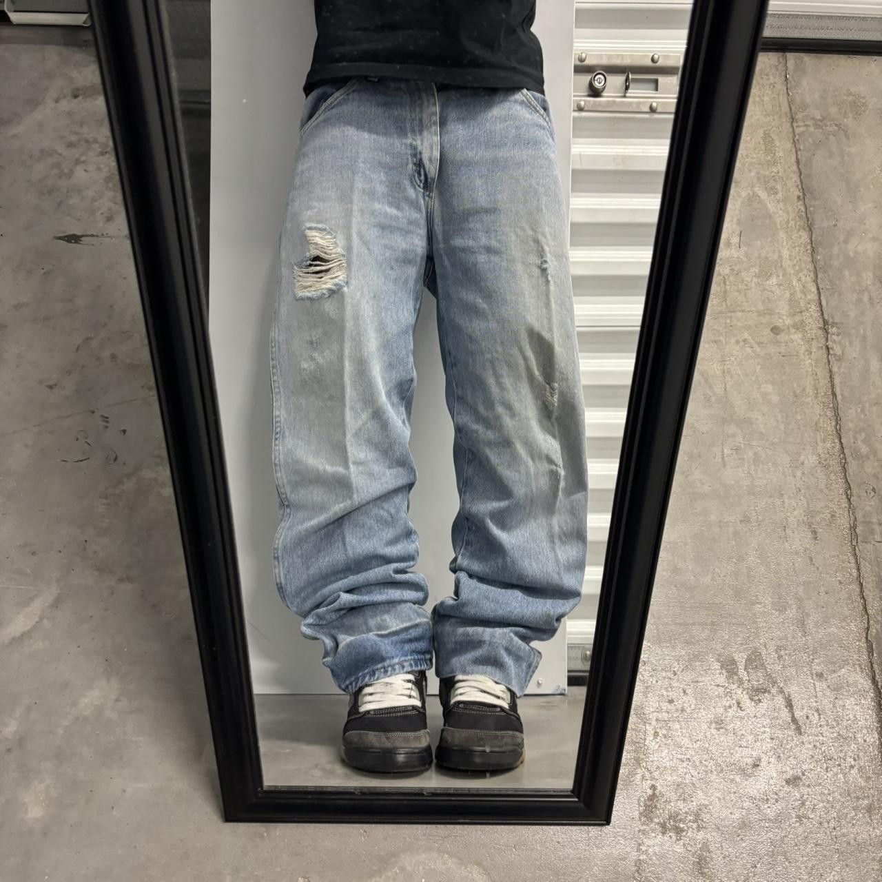 Vintage Crazy Vintage Y2K/2000s Grunge Faded Light Wash Distressed Denim Jeans! 33x30 Size US 33 - 1 Thumbnail