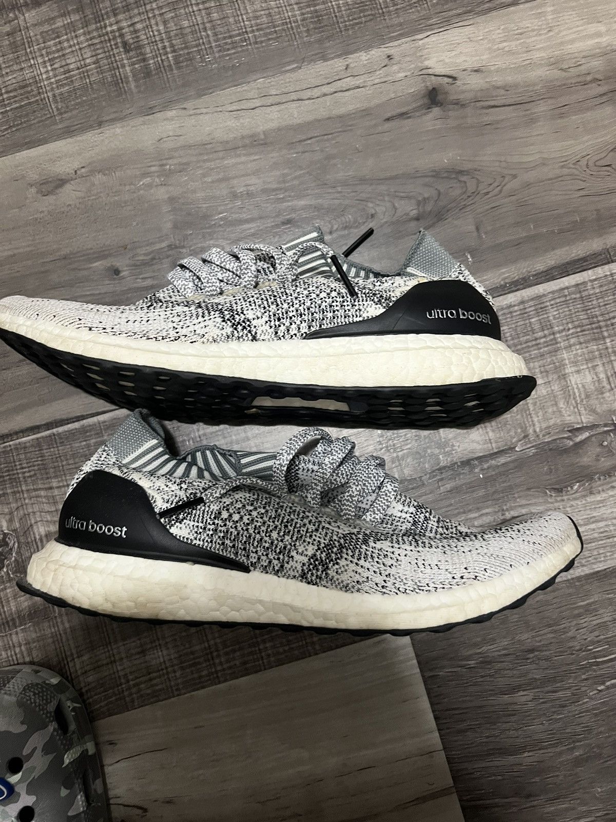 Adidas Ultraboost oreo Size US 9 / EU 42 - 2 Thumbnail