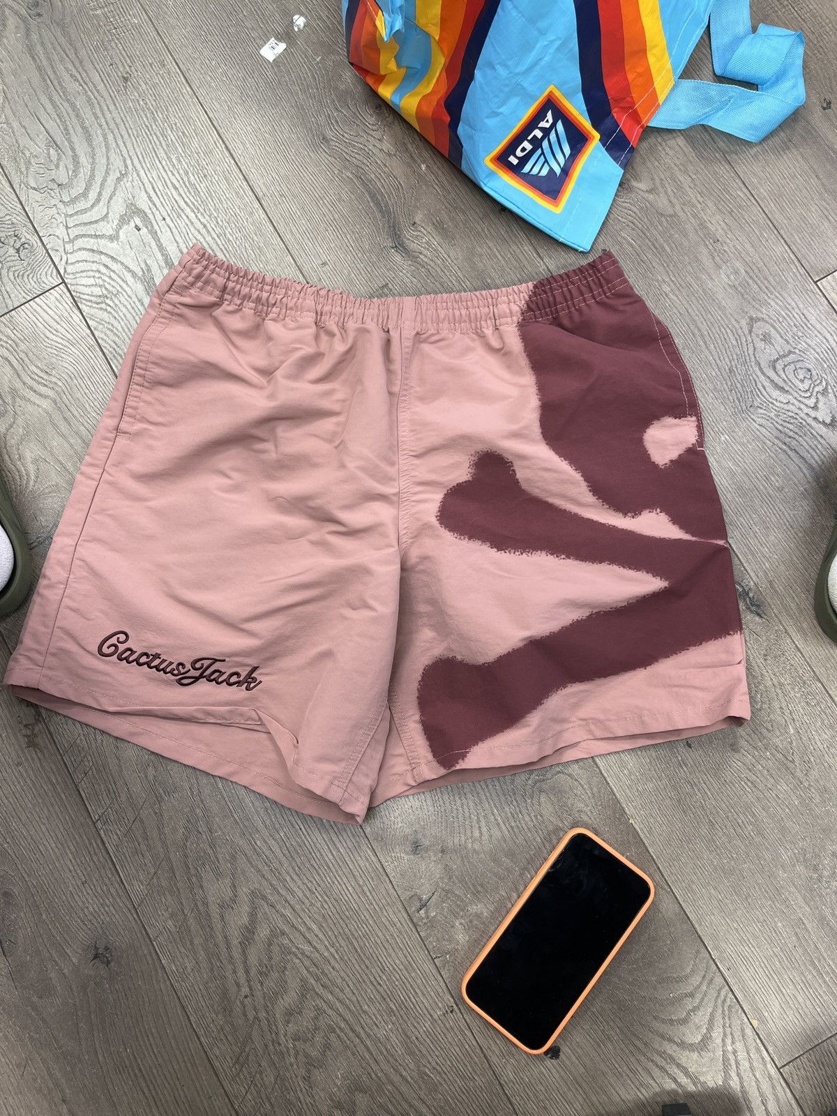Travis Scott Cactus Jack short sz medium Size US 32 / EU 48 - 1 Thumbnail
