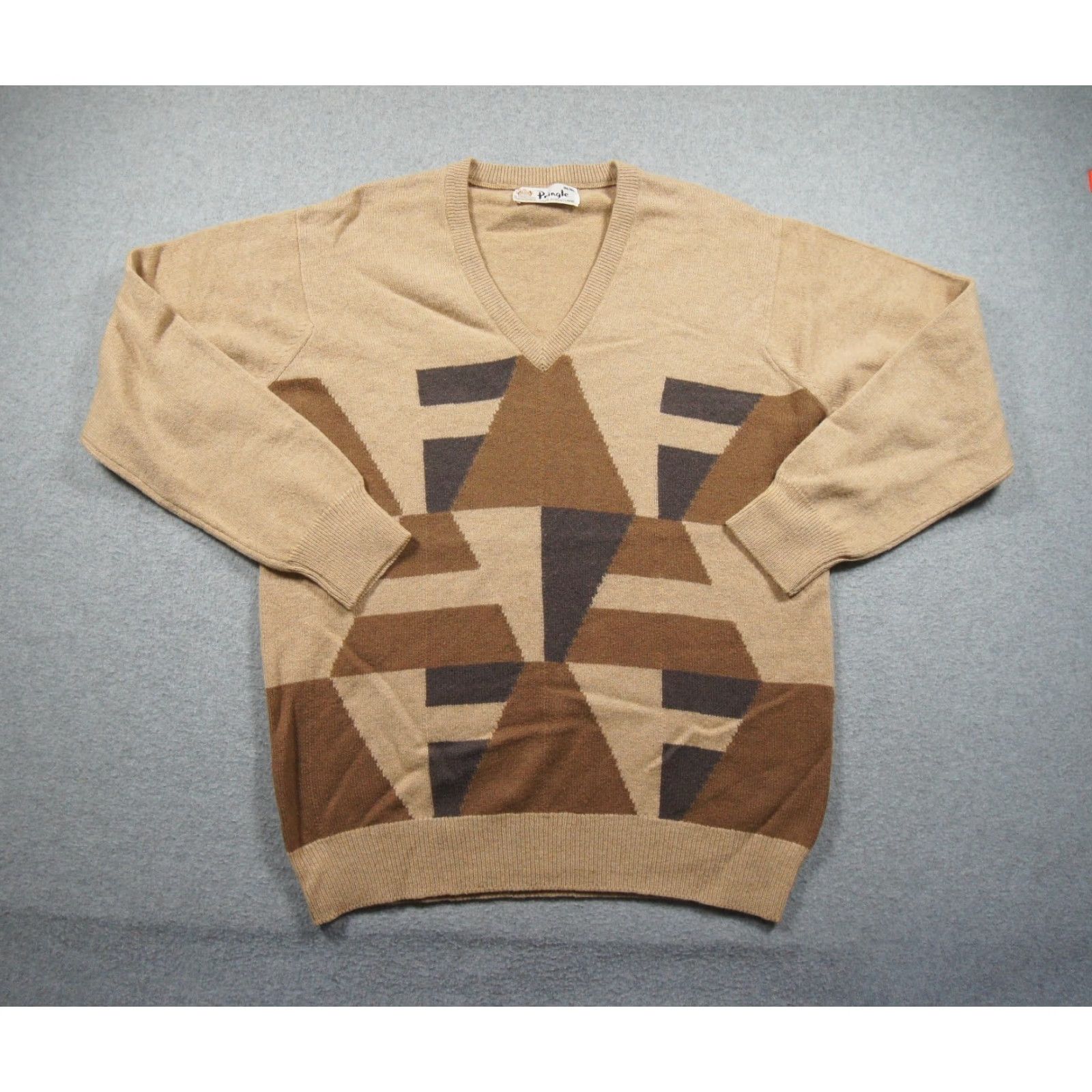Vintage Vintage Pringle Sweater Mens 40/102 Beige Knit Vneck Pullover Abstract Preppy Size US M / EU 48-50 / 2 - 2 Thumbnail