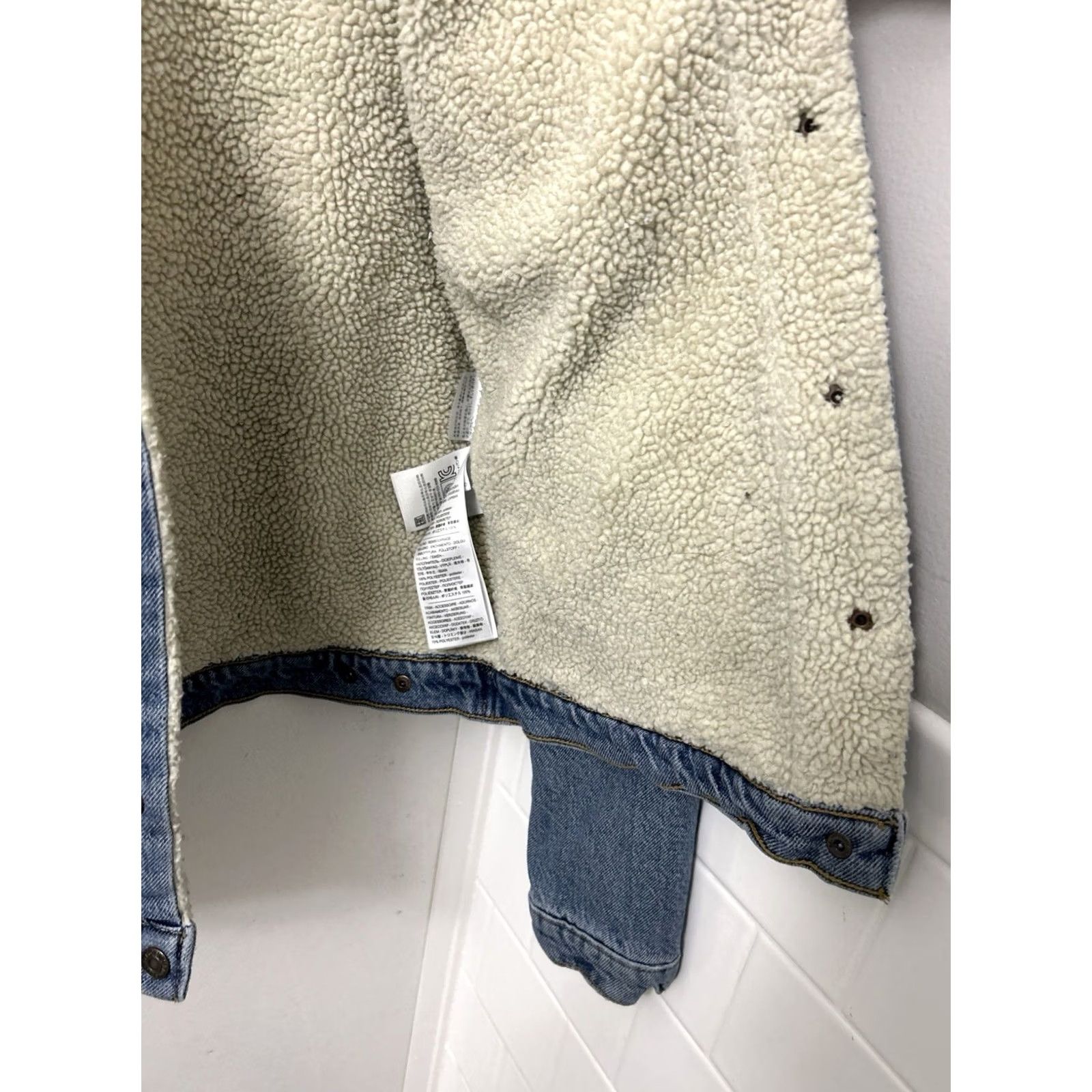Levi's Levi's Trucker Jacket Womens Medium Blue Sherpa Lined Denim Pockets Button Front 90s Classic Fashion Winter Fall Spring Jacket Size M / US 6-8 / IT 42-44 - 6 Thumbnail