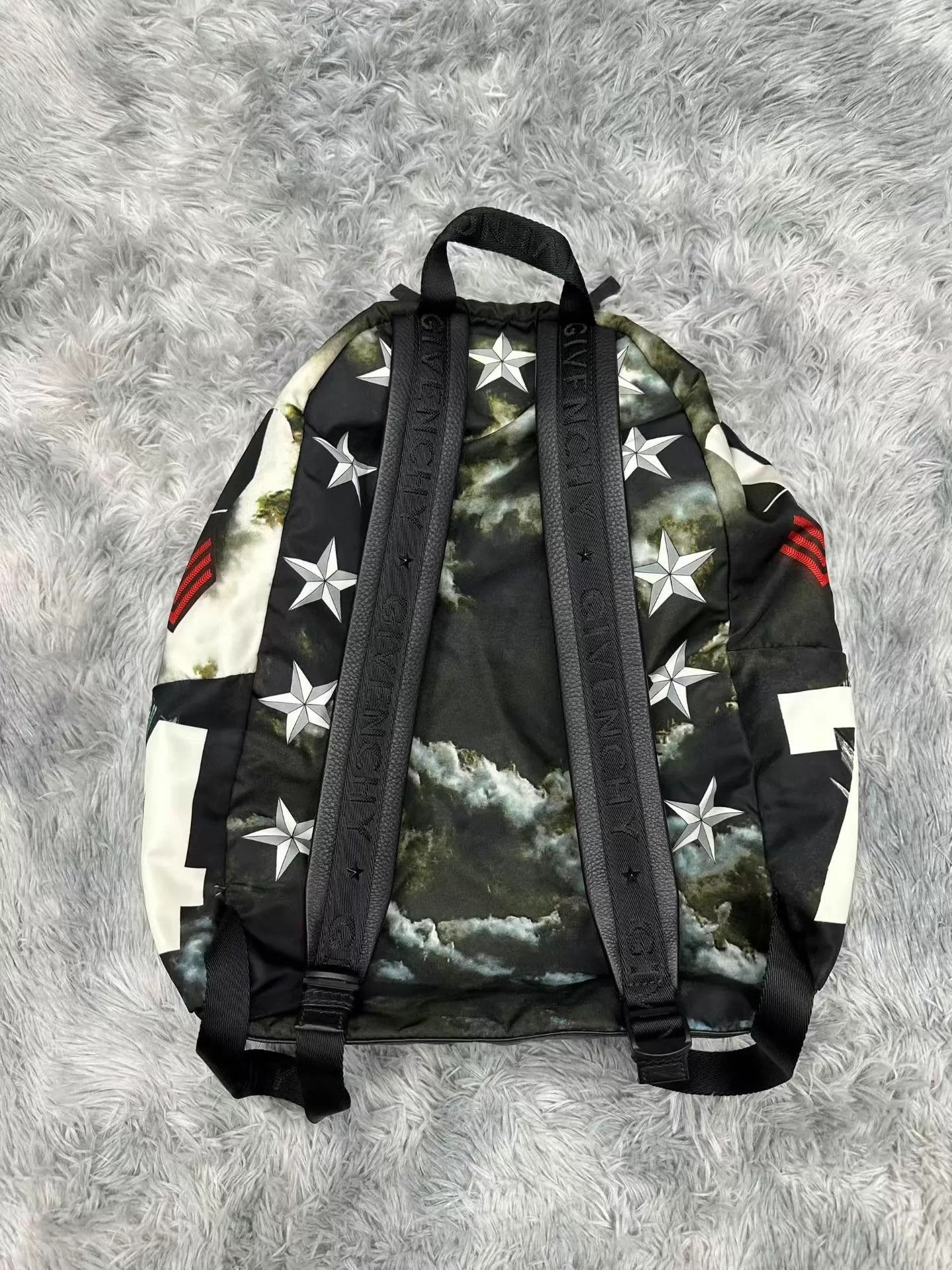 Givenchy Givenchy Bicolor Leather Plane Backpack New Size ONE SIZE - 2 Thumbnail