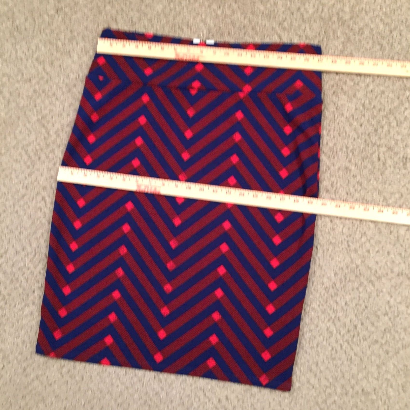 Vintage LuLaRoe Skirt XL Red Blue Geometric Knee Length Unlined Pull On Size 40" / US 18 - 2 Thumbnail
