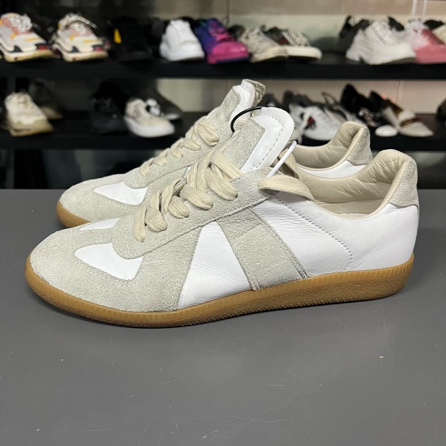 Maison Margiela Maison Margiela Replica Low-Top Sneakers Size 38 Size US 8 / IT 38 - 1 Thumbnail