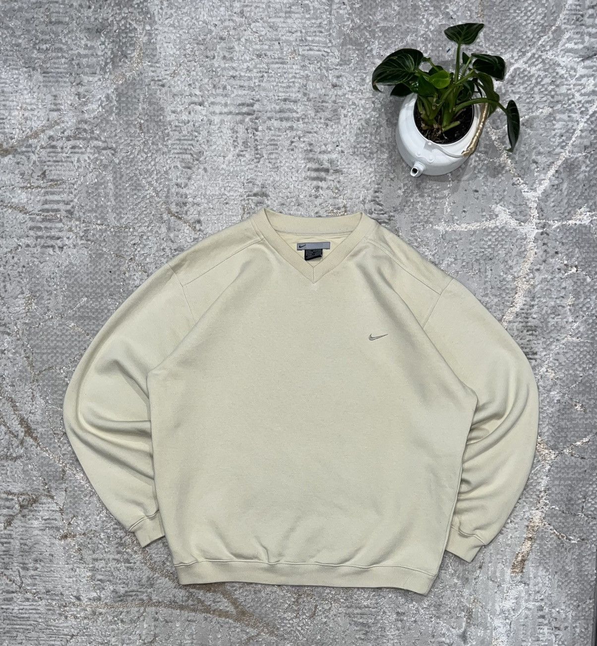 Nike × Vintage NIKE VINTAGE 00S CREWNECK BEIGE SMALL SWOOSH LOGO SWEATSHIRT Size US L / EU 52-54 / 3 - 1 Thumbnail